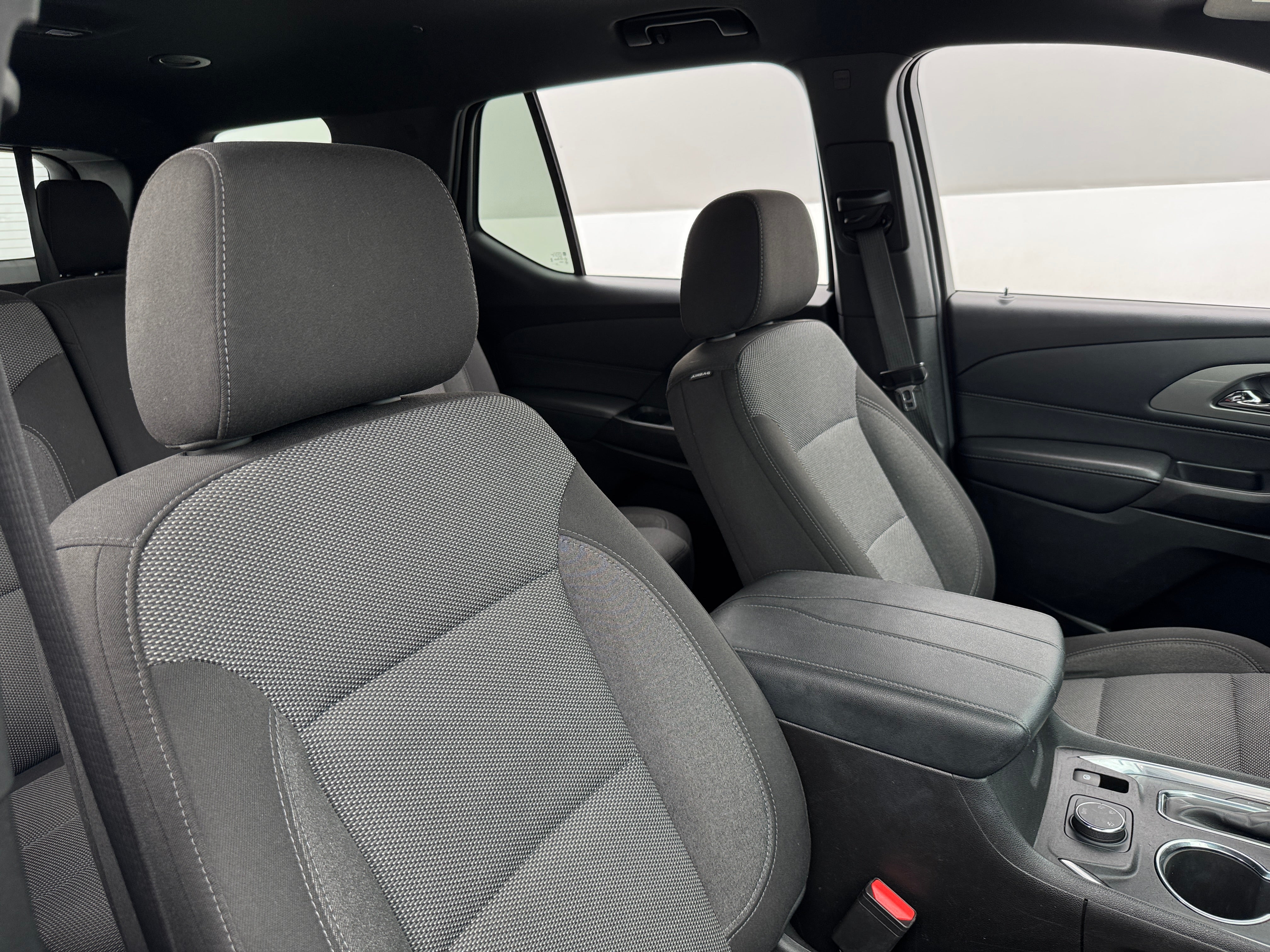 2023 Chevrolet Traverse LT 2