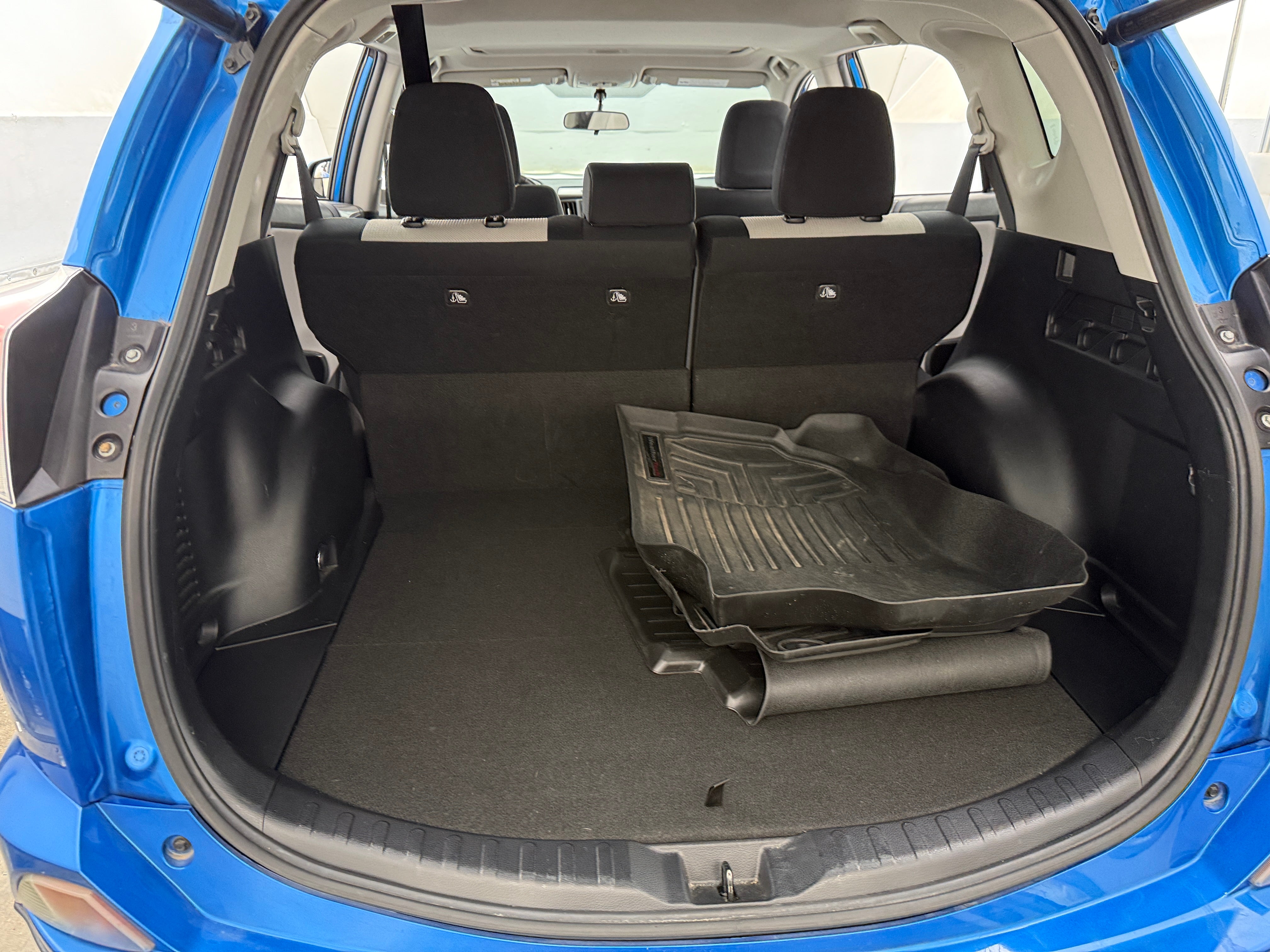 2016 Toyota RAV4 XLE 7