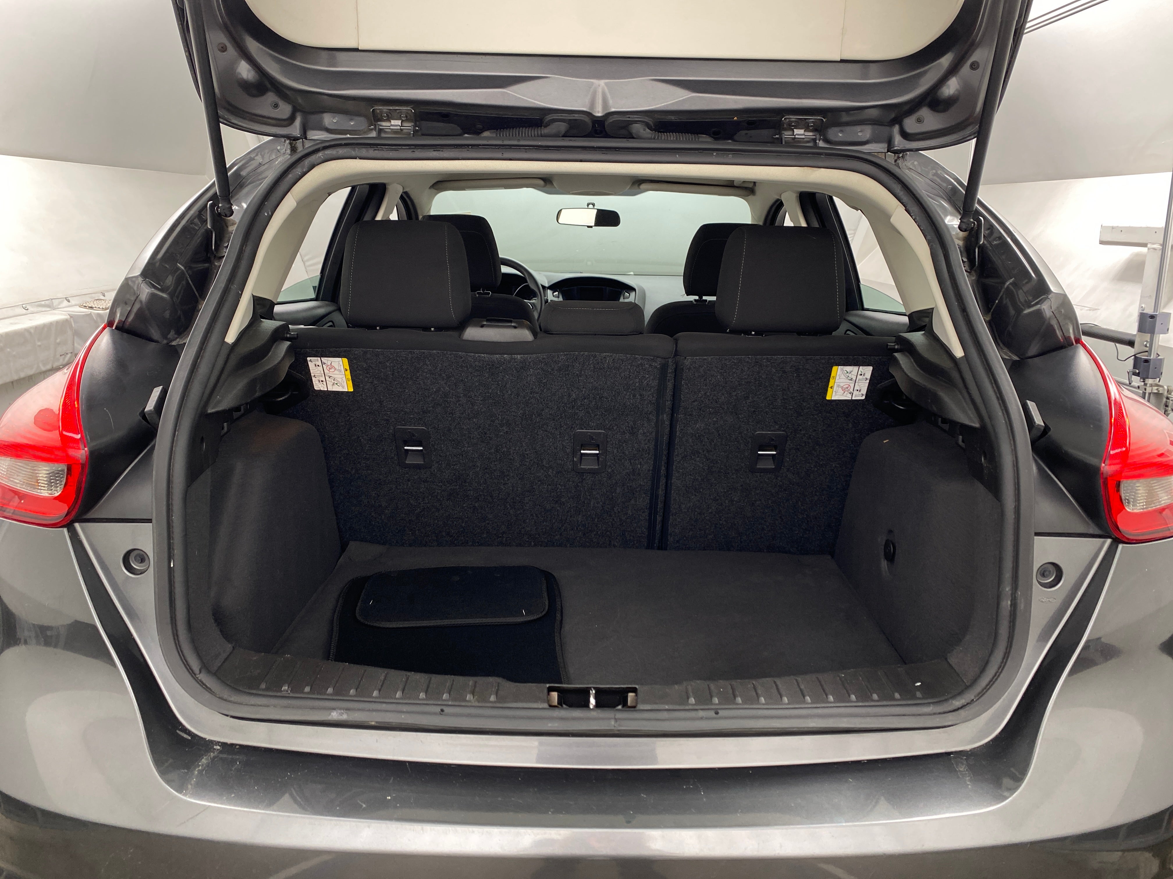 2018 Ford Focus SE 7