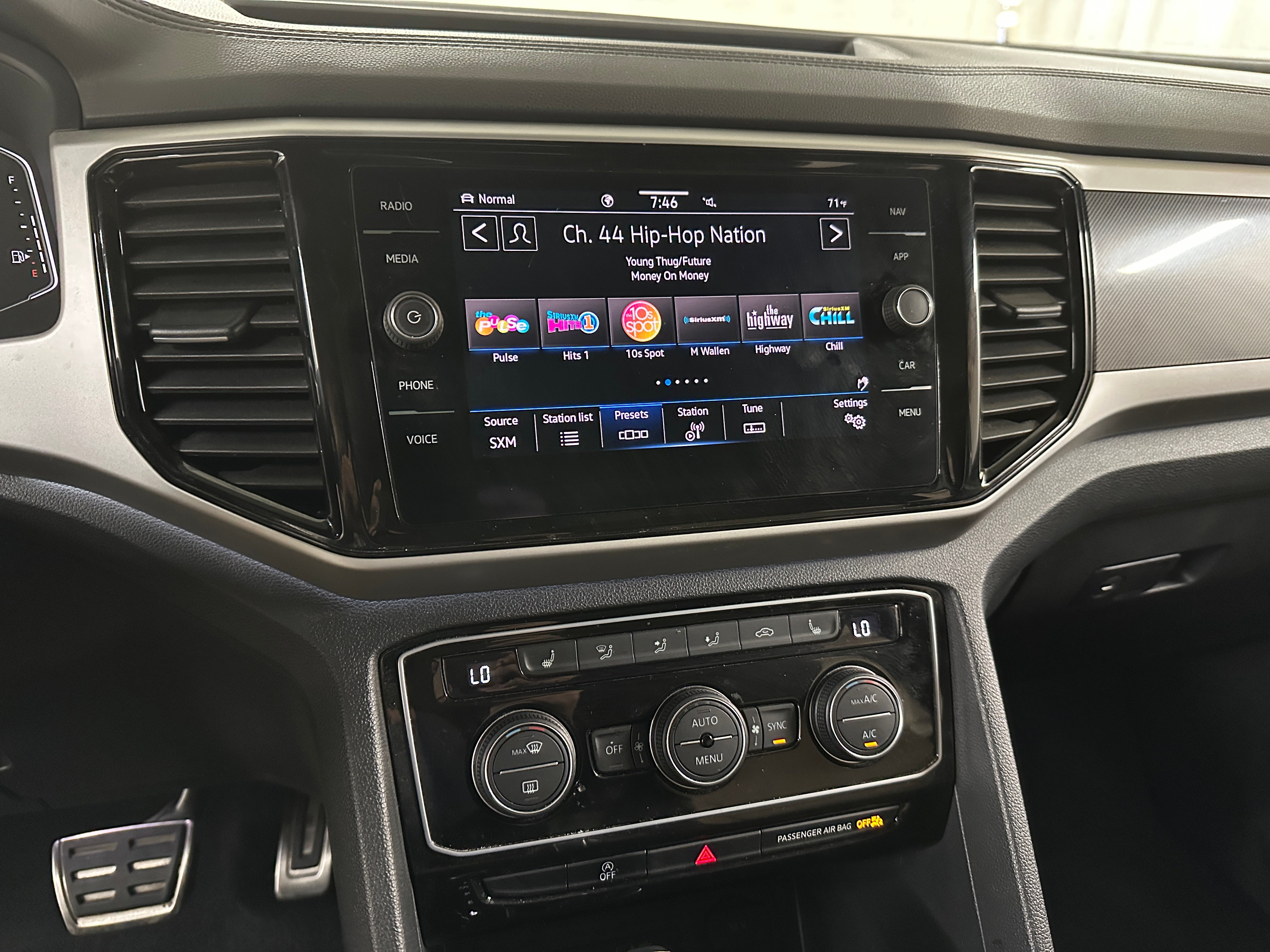 2022 Volkswagen Atlas SEL 3