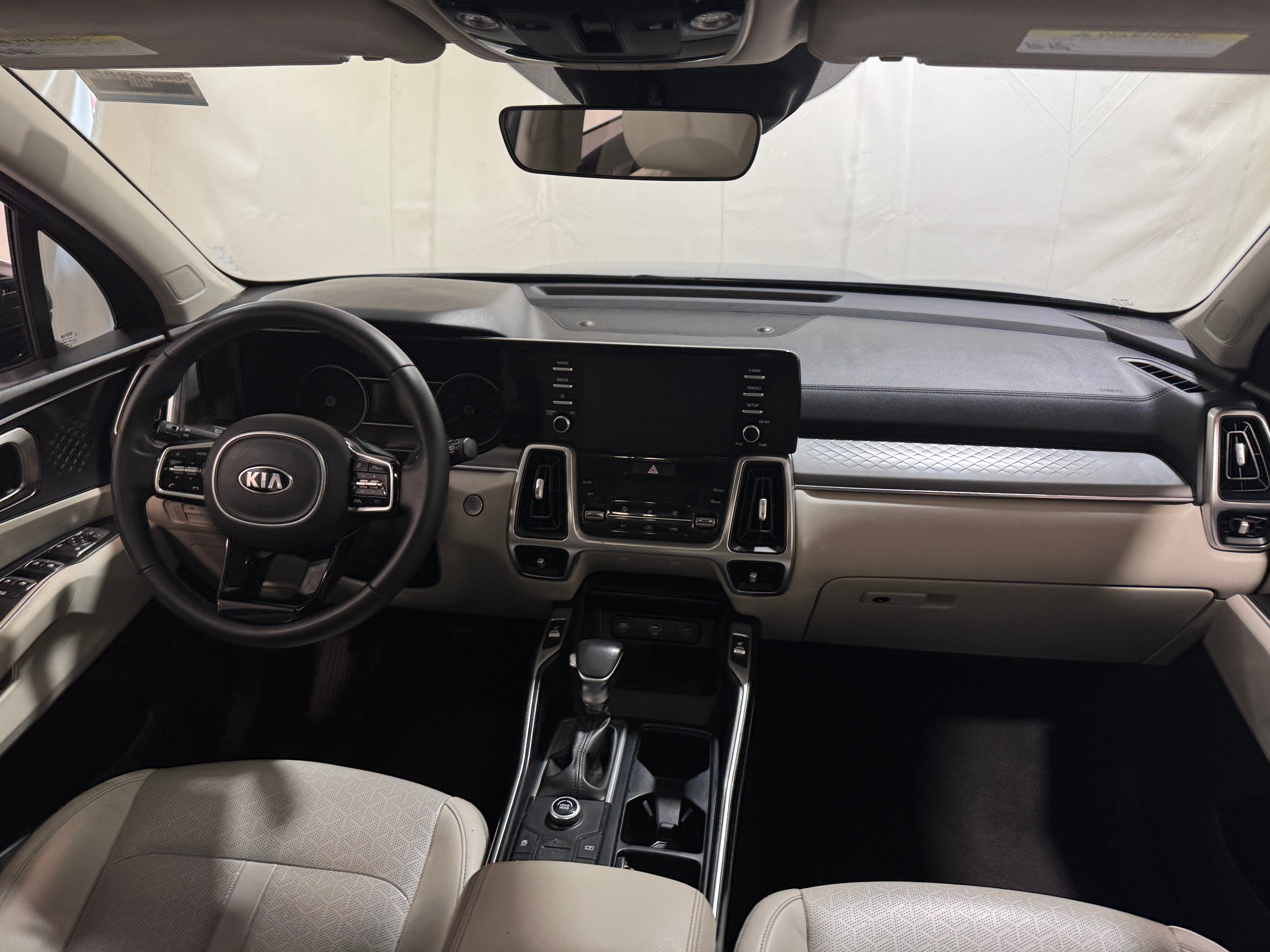 2021 Kia Sorento S 3