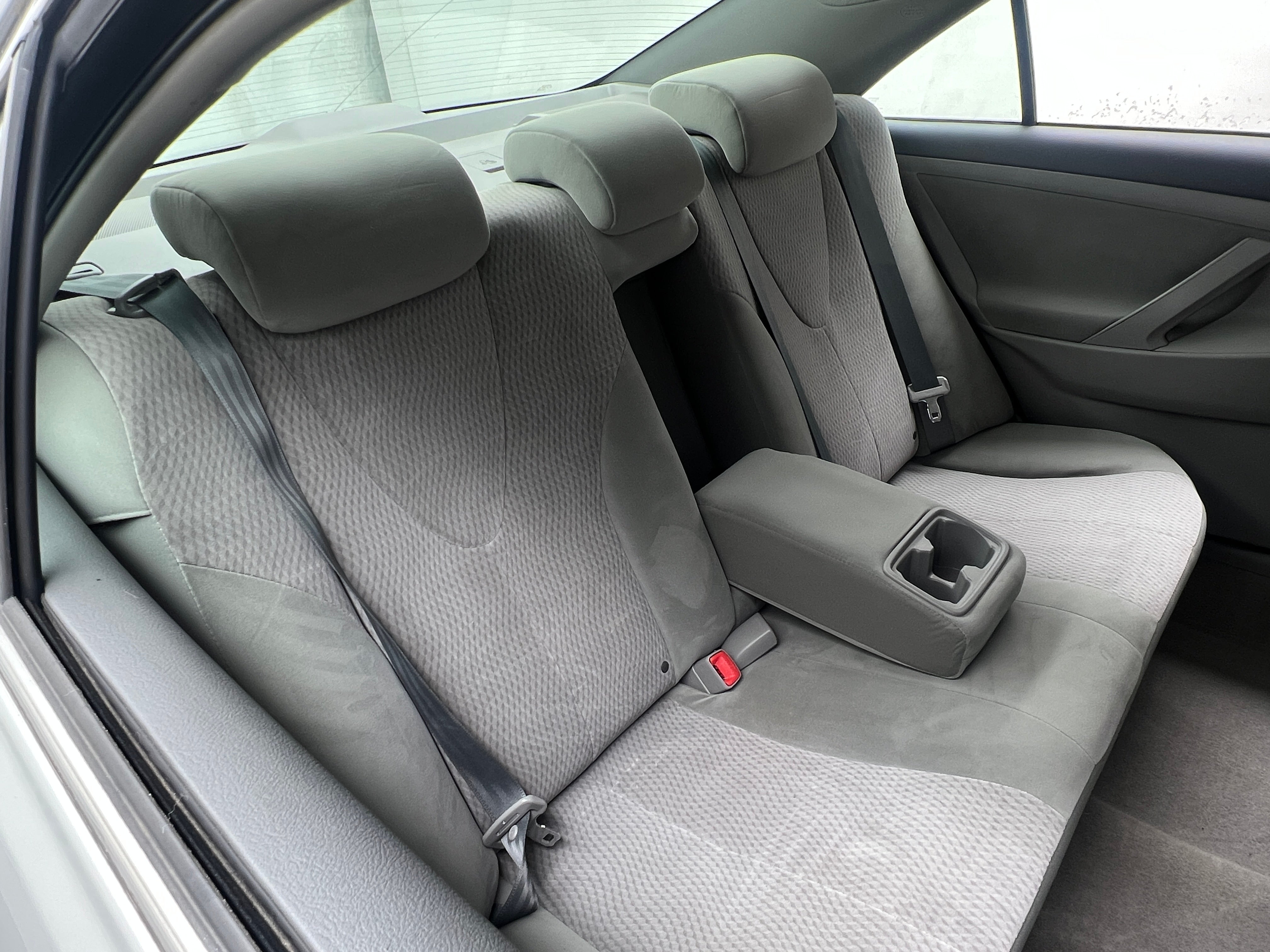 2010 Toyota Camry LE 6