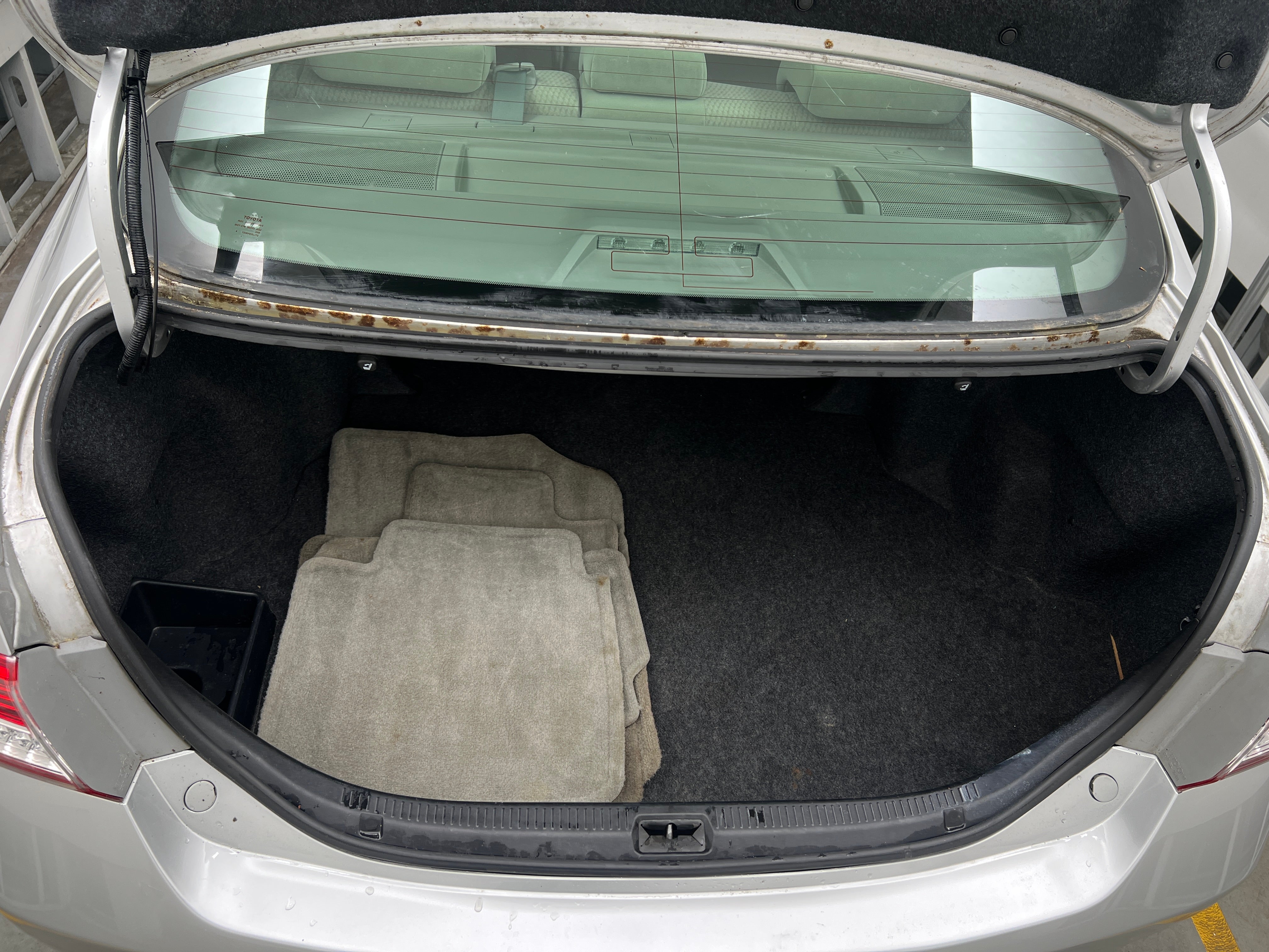 2010 Toyota Camry LE 7