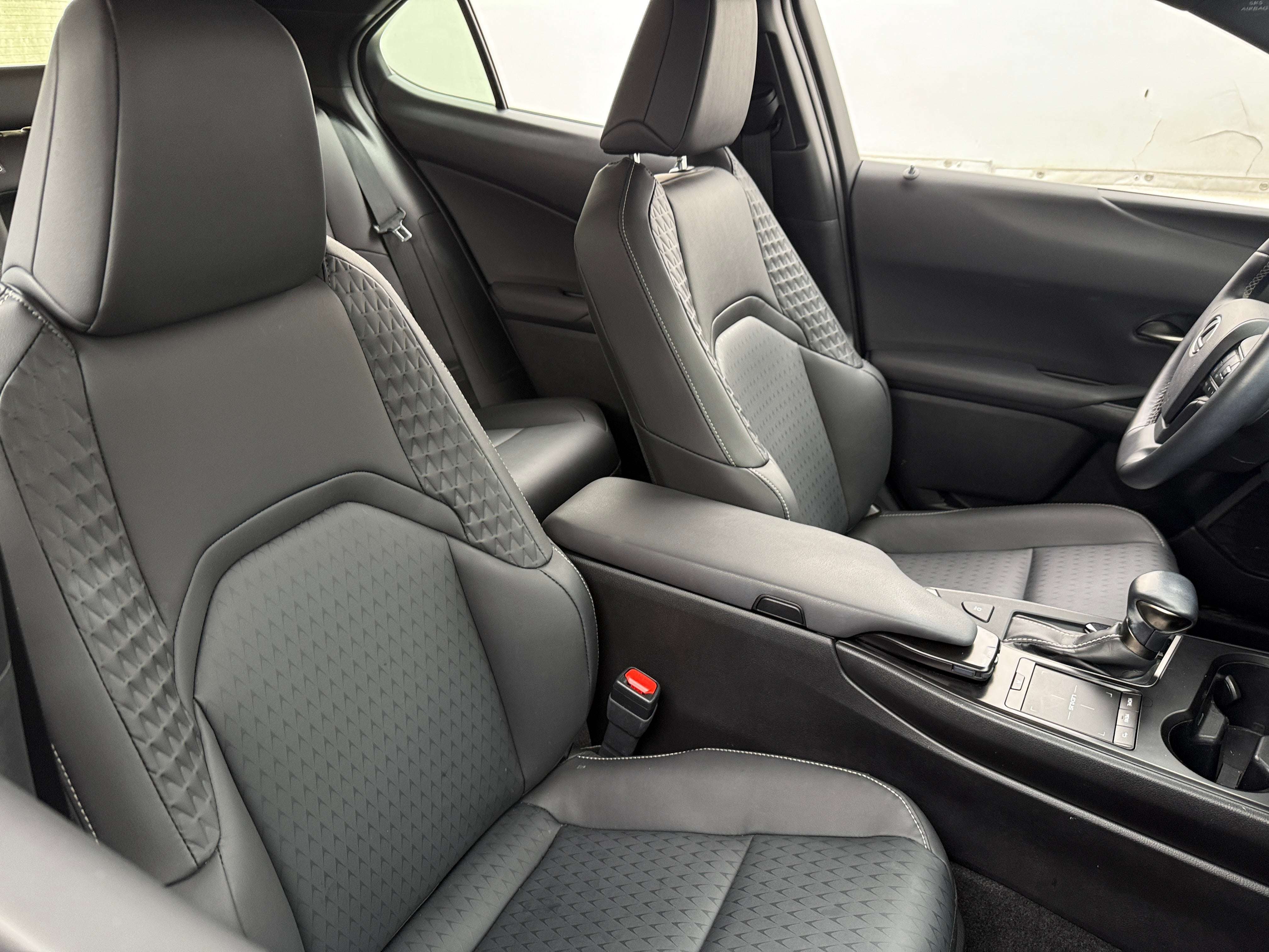 2022 Lexus UX 200 2