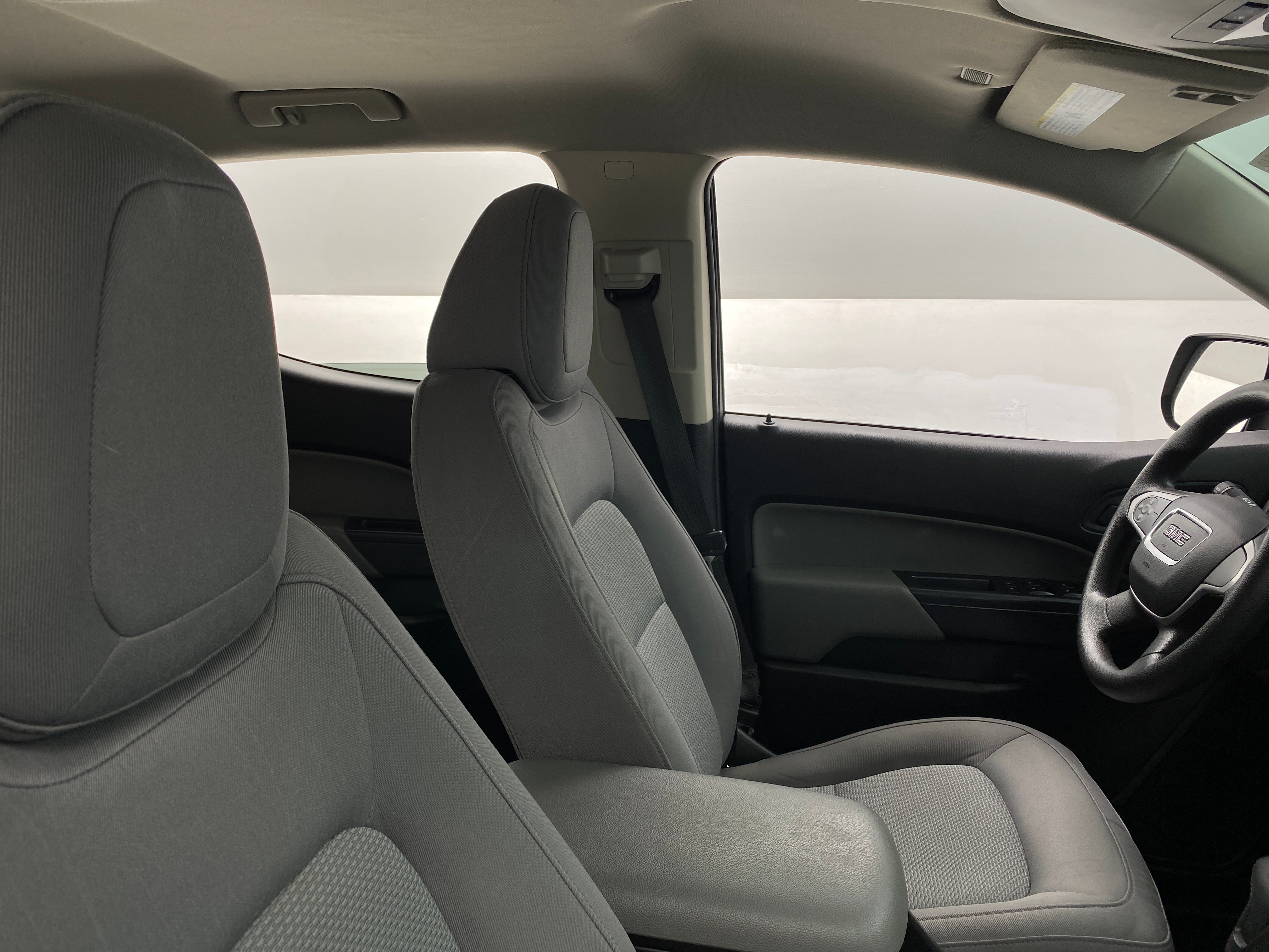 2016 GMC Canyon  2