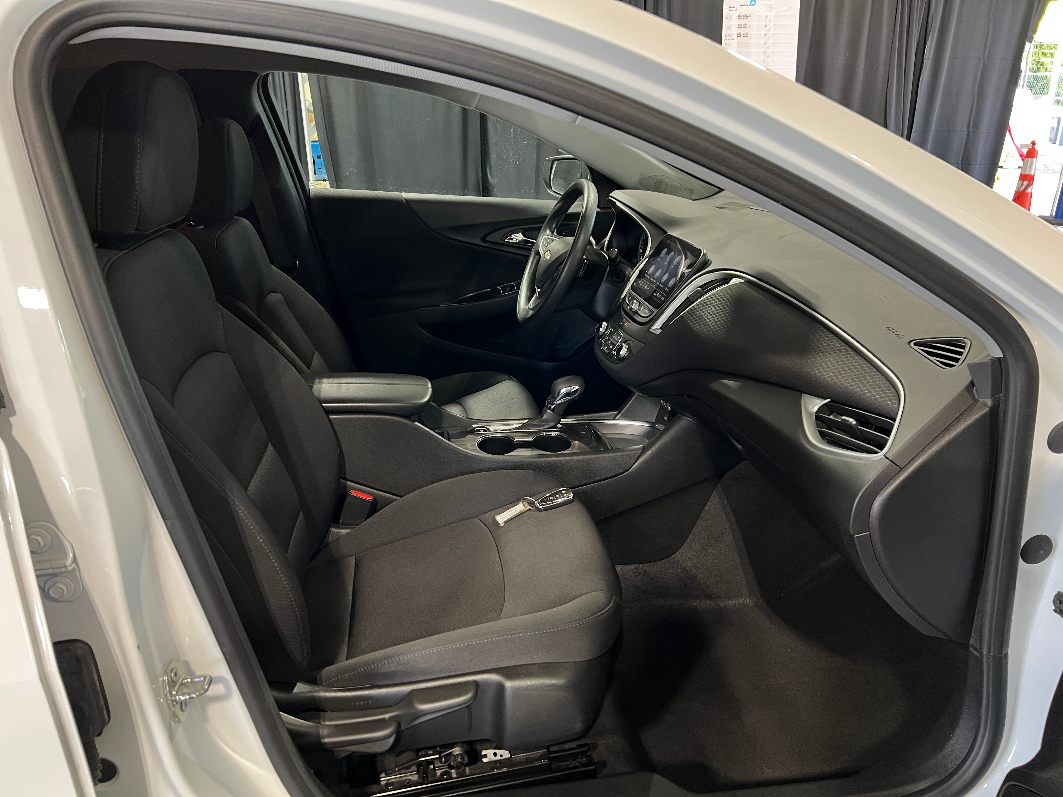 2023 Chevrolet Malibu LT 2