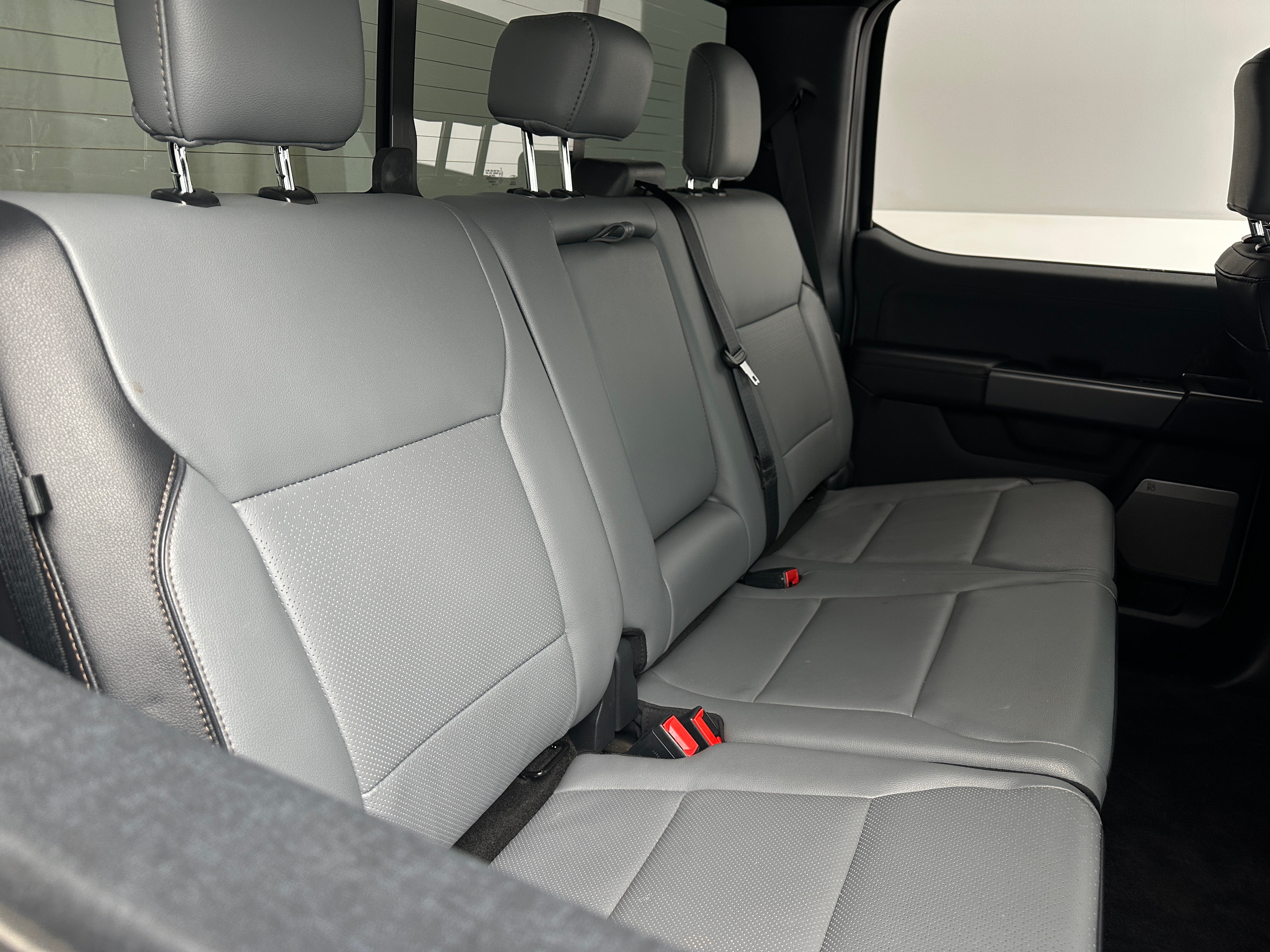 2022 Ford F-150 Lightning Lariat 5