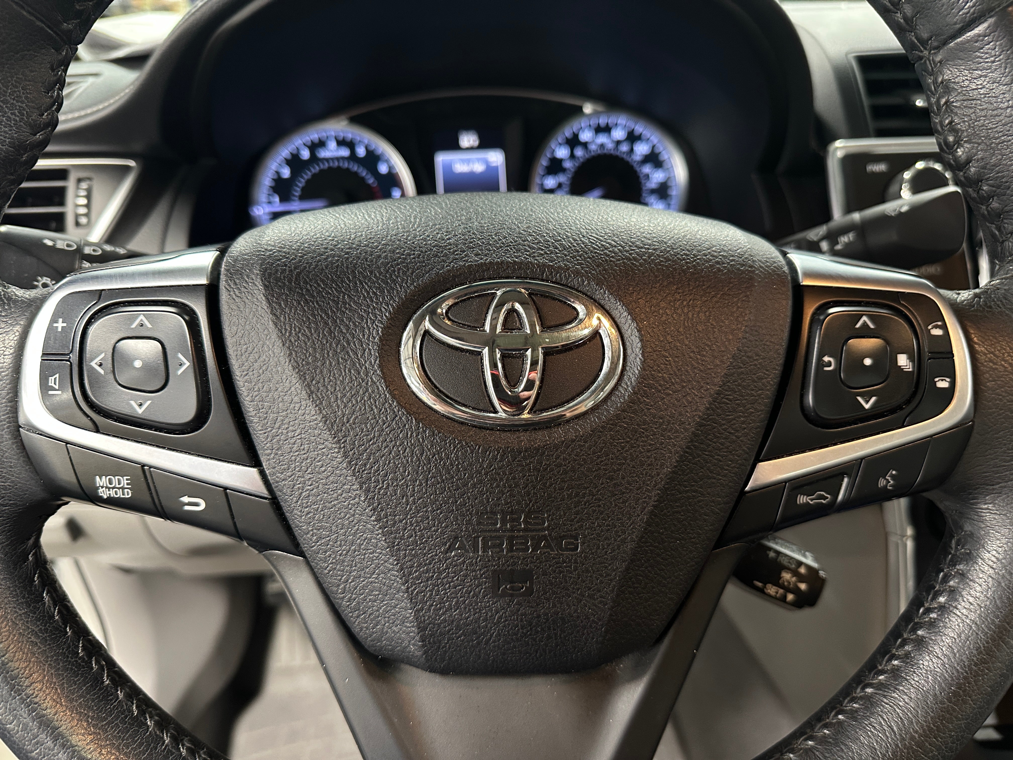 2015 Toyota Camry XLE 4