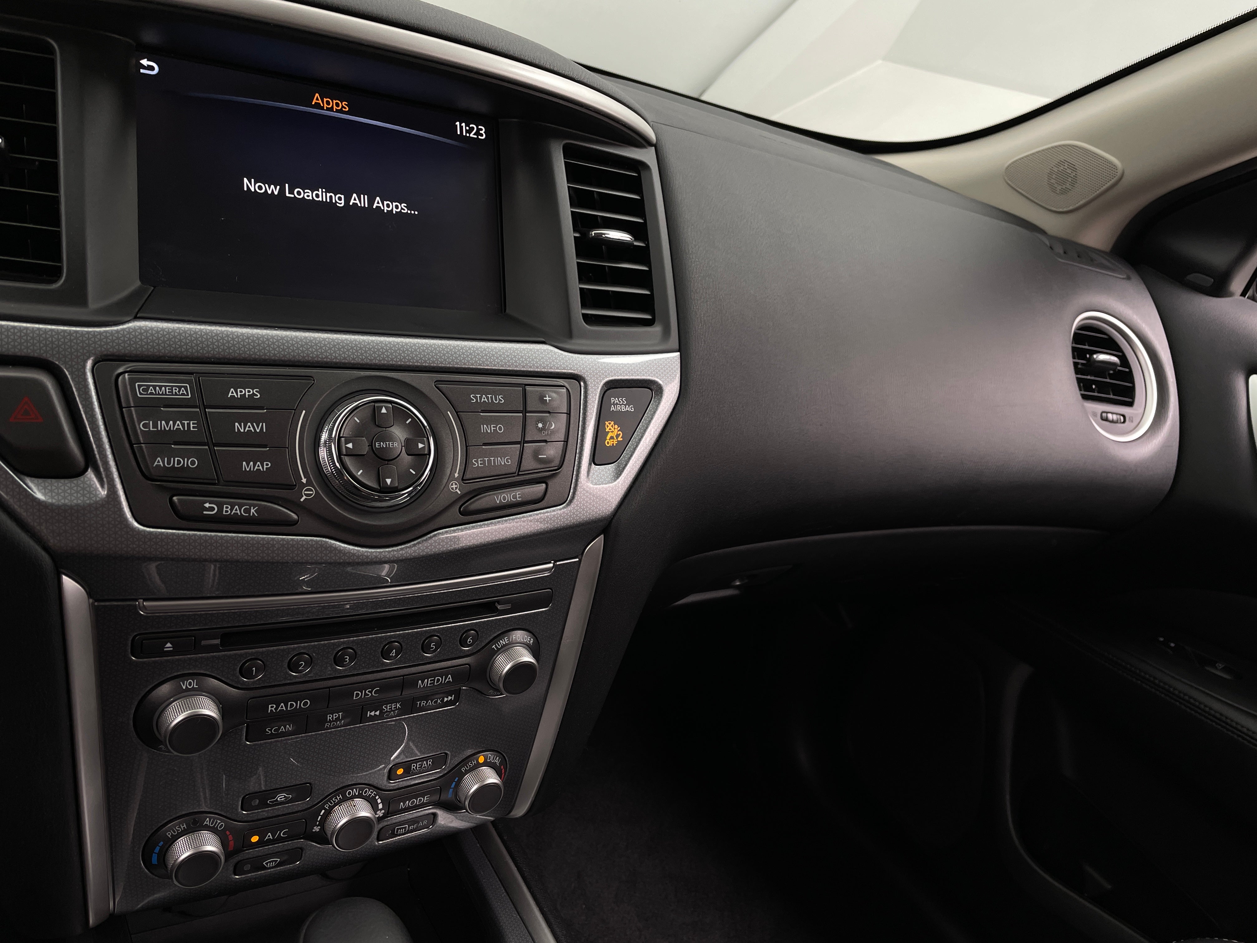 2017 Nissan Pathfinder SL 3