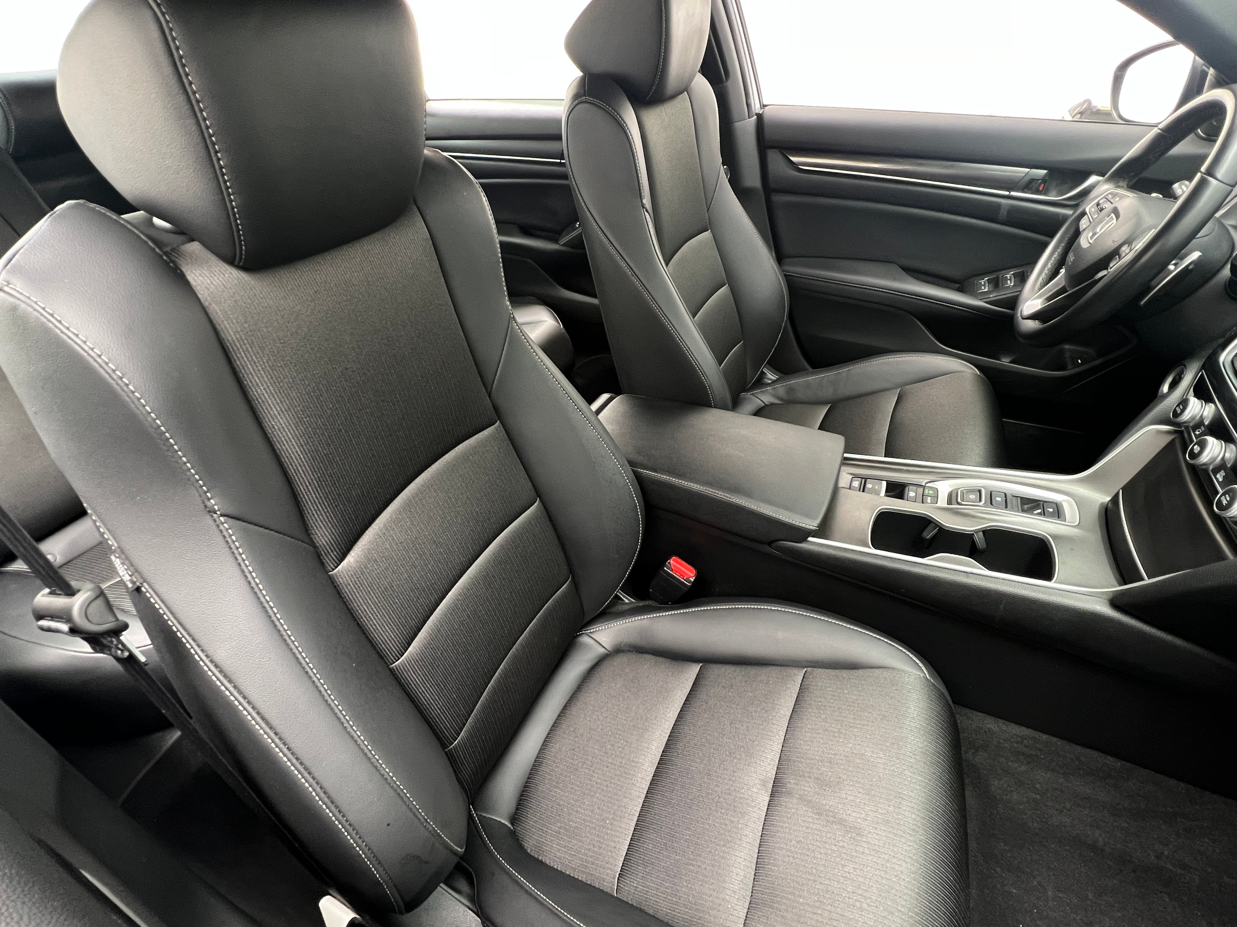2022 Honda Accord Sport 2