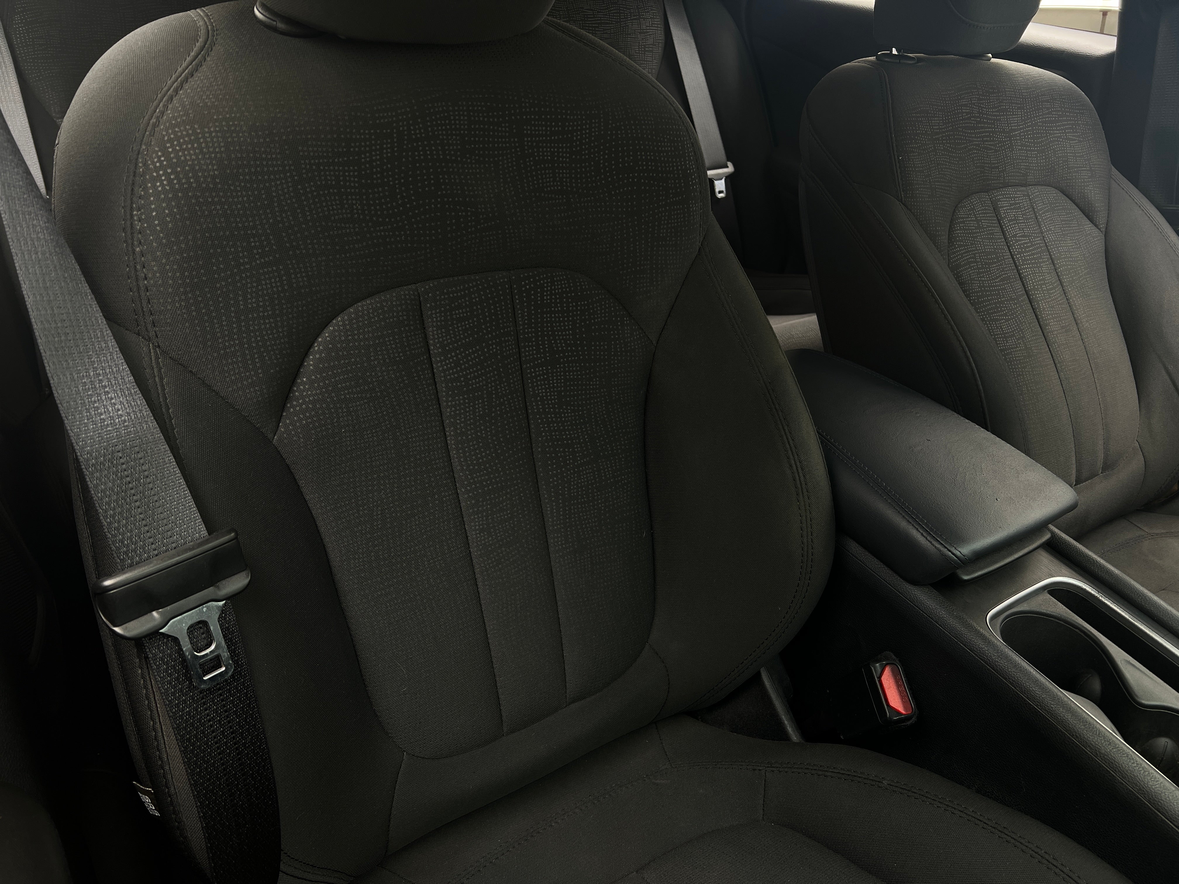 2016 Chrysler 200 Limited 2