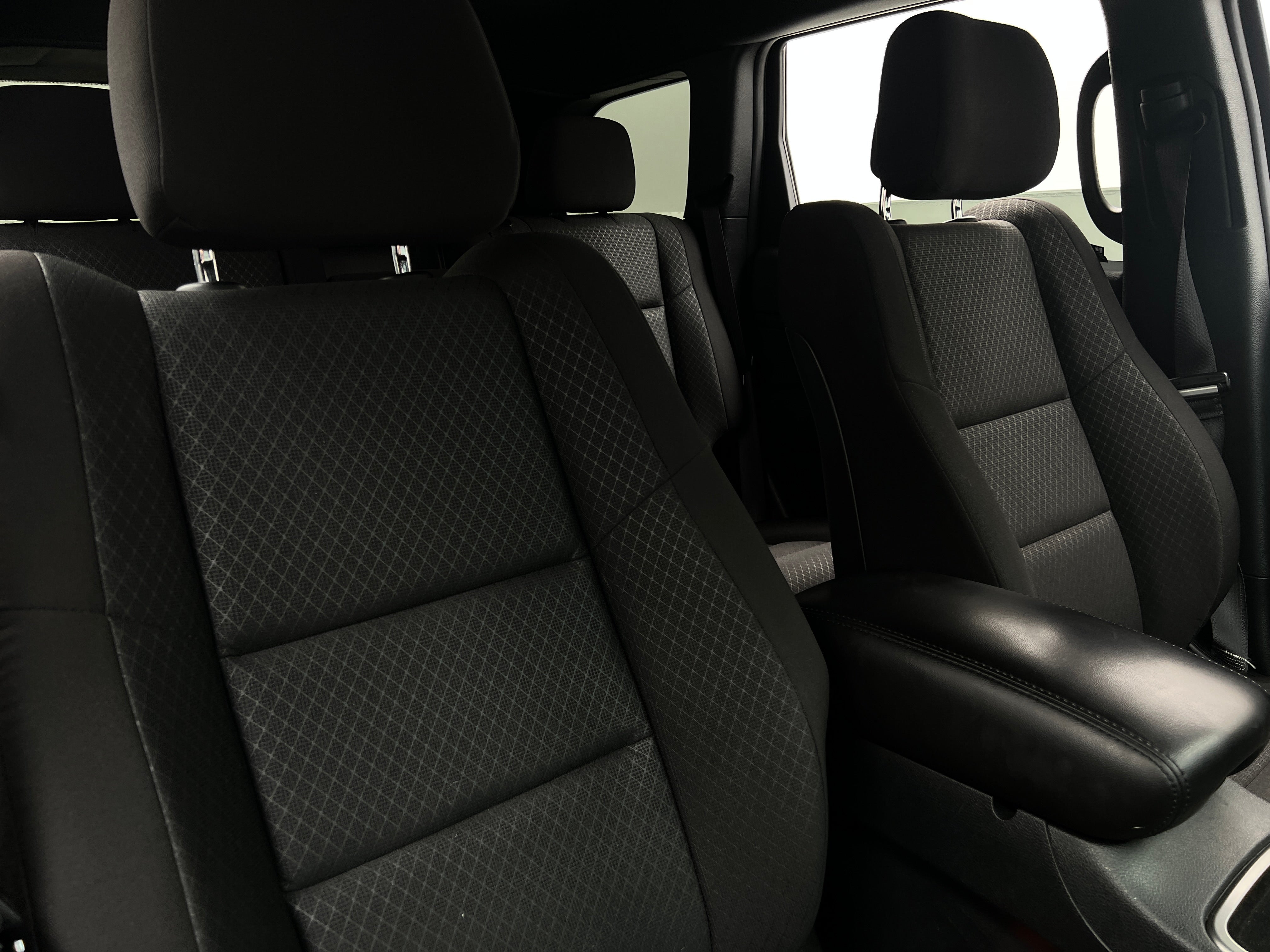 2022 Jeep Grand Cherokee Laredo 2