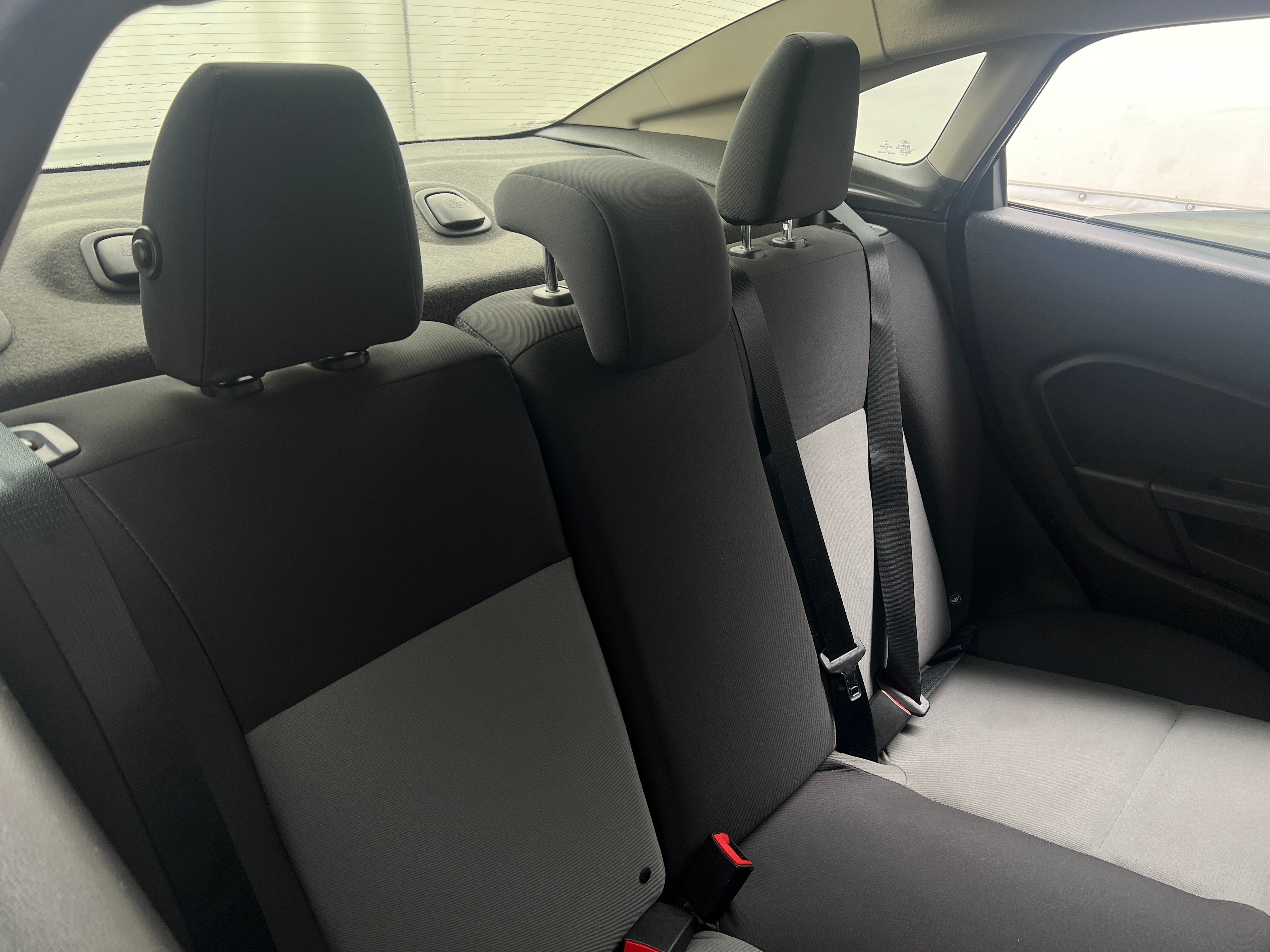 2016 Ford Fiesta S 6