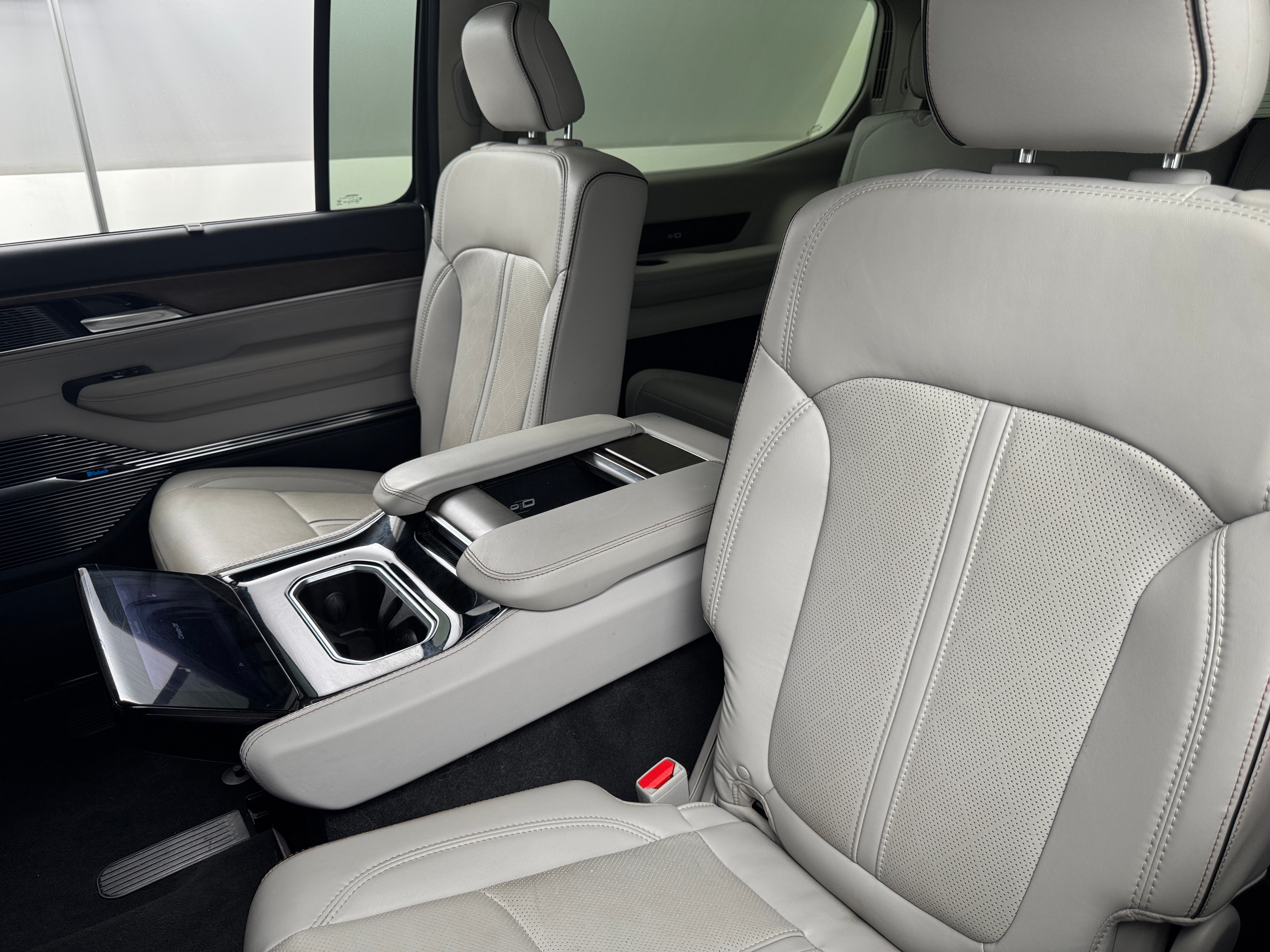 2023 Jeep Grand Wagoneer Series II 5