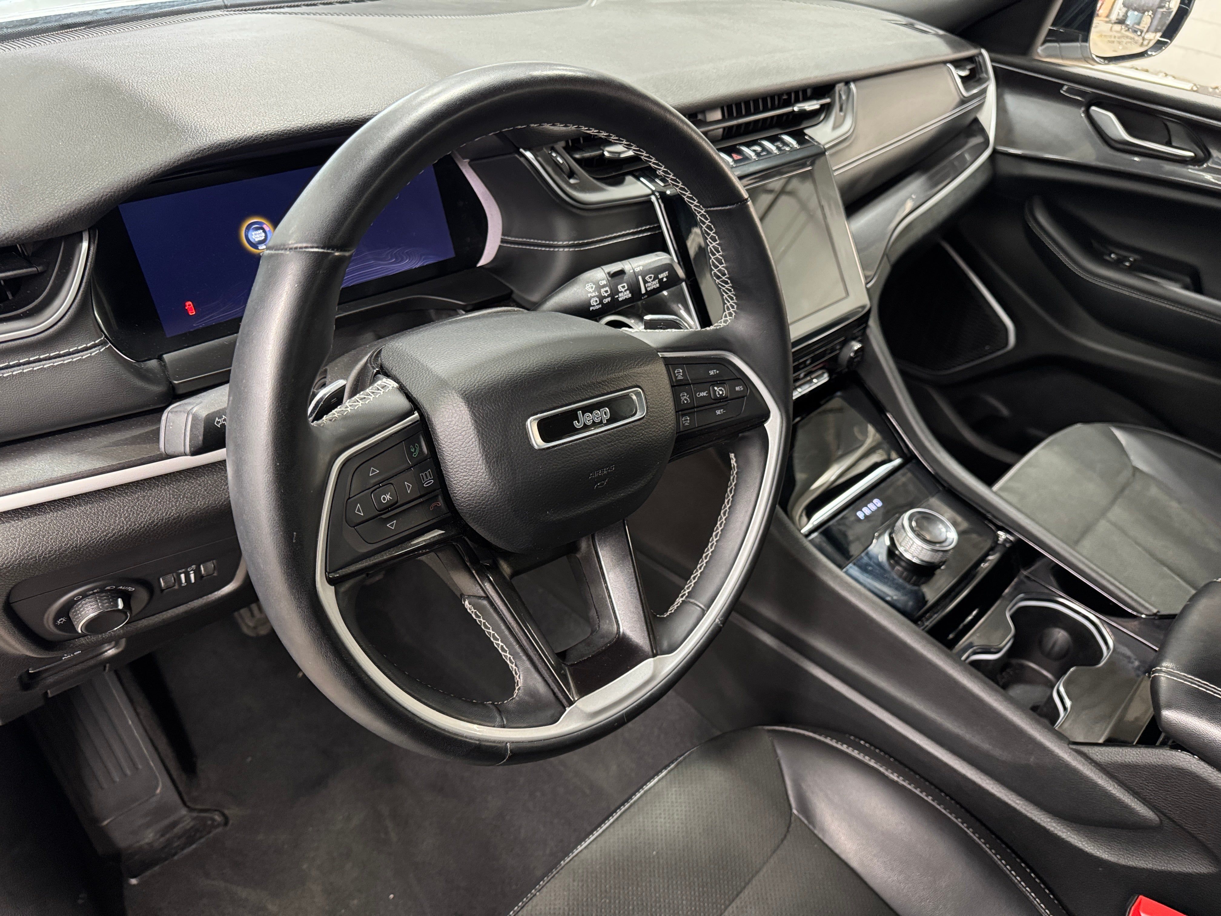 2022 Jeep Grand Cherokee L Altitude 2