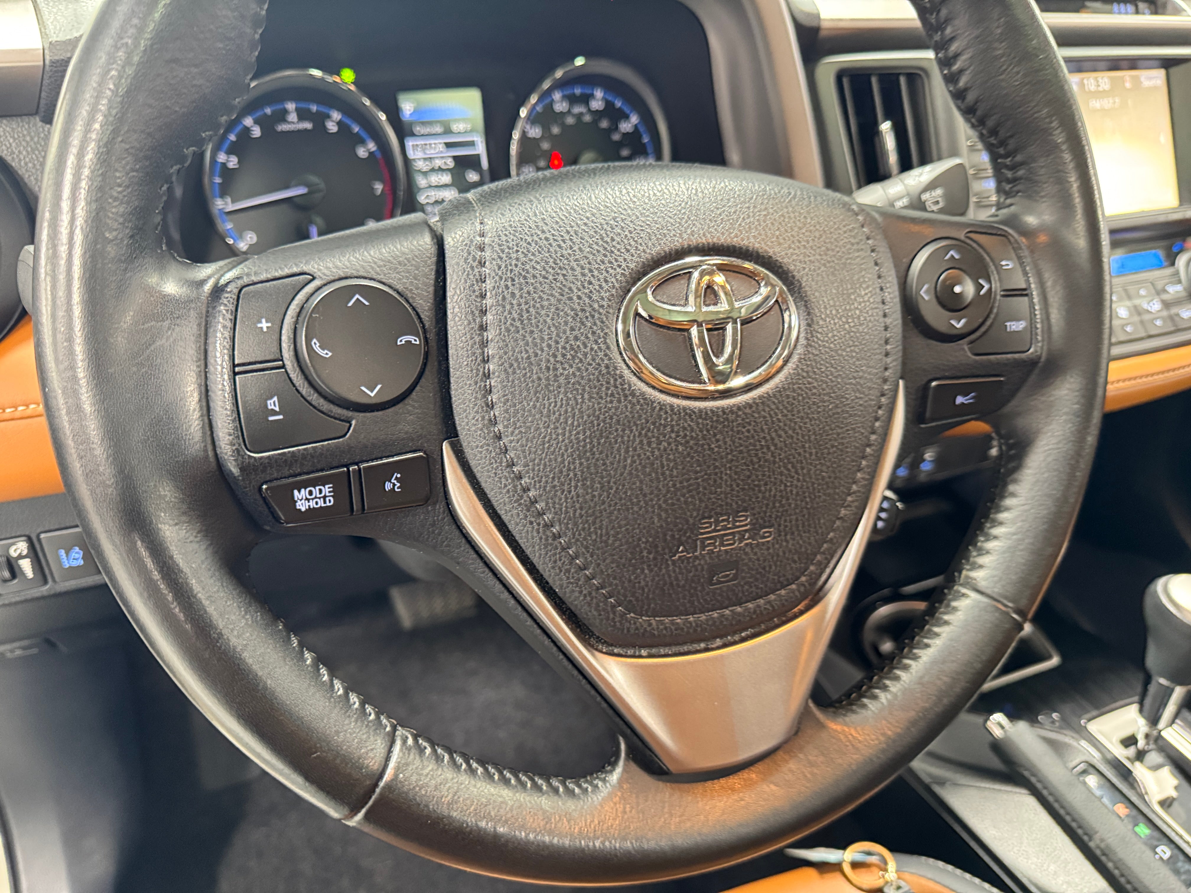 2018 Toyota RAV4 Limited 4