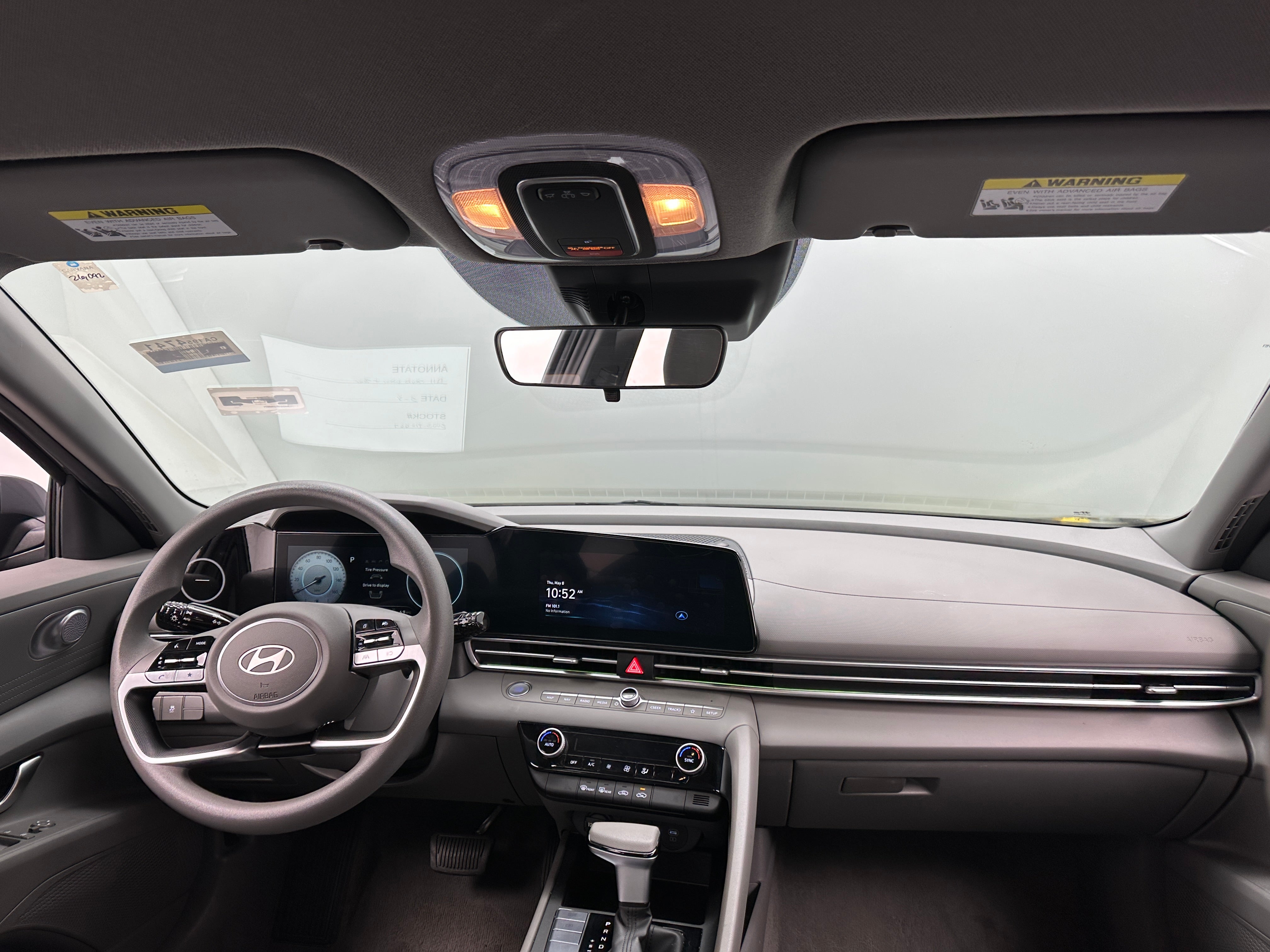 2024 Hyundai Elantra SEL 3