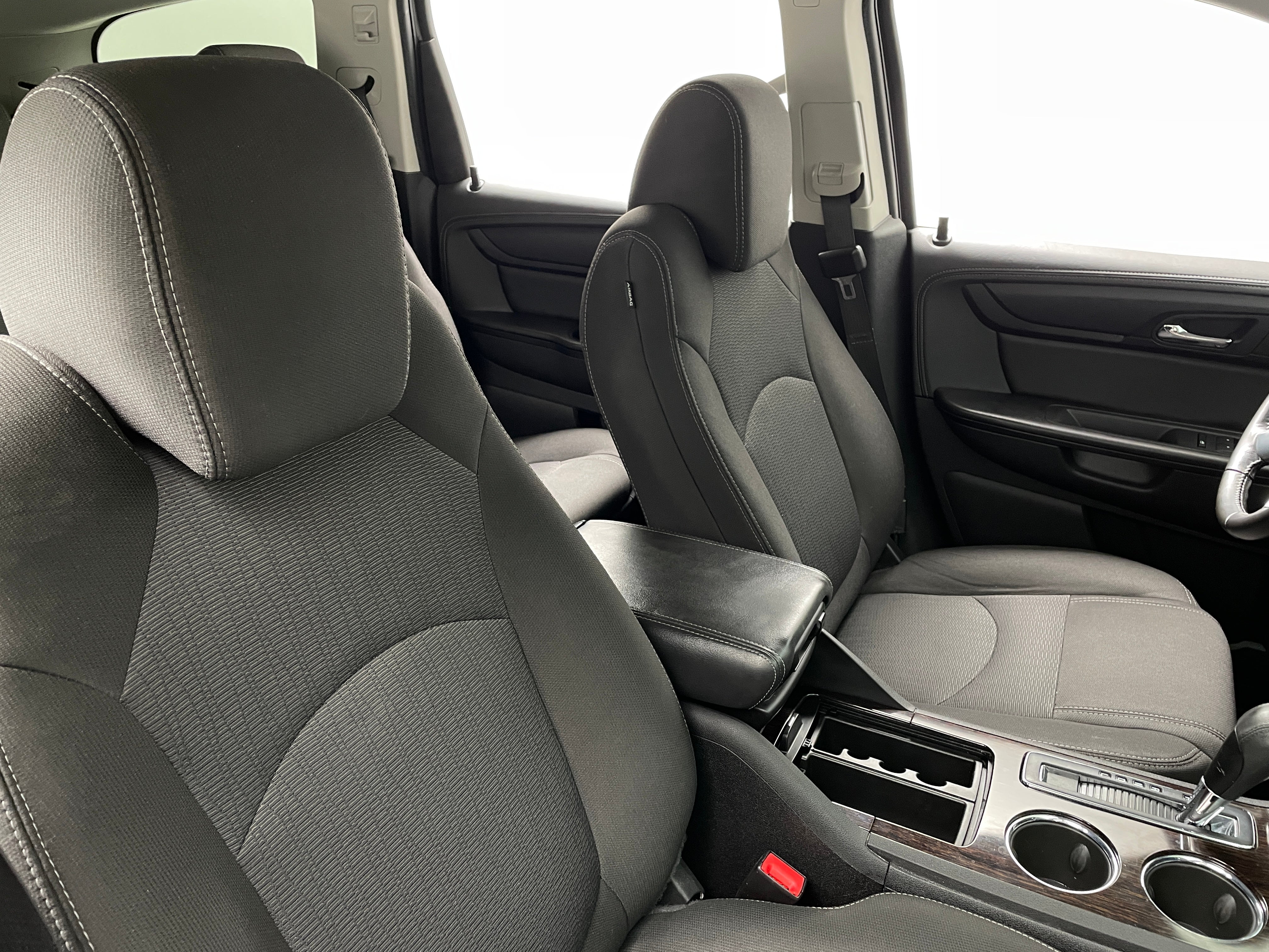 2016 Chevrolet Traverse LT 2
