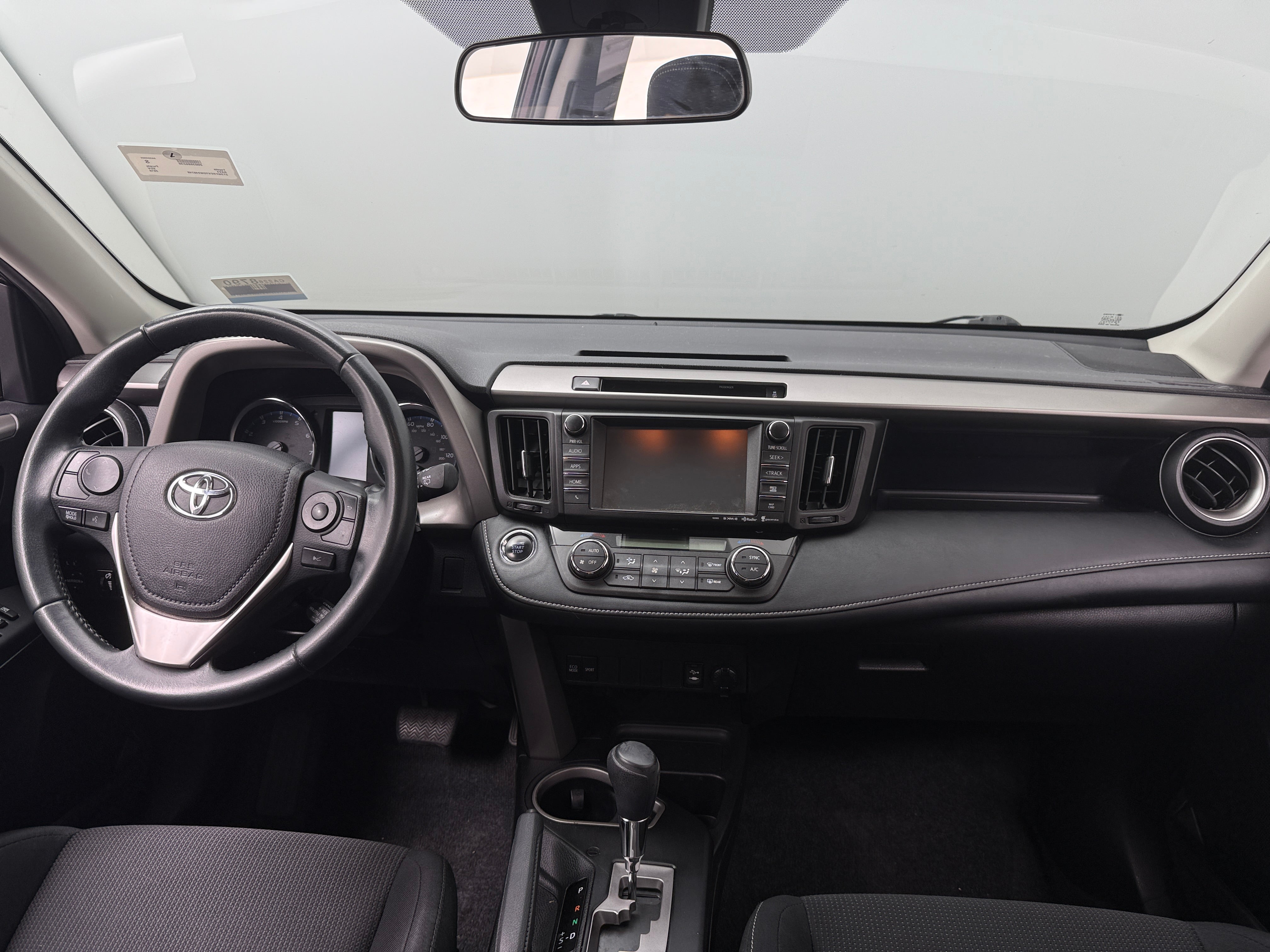 2016 Toyota RAV4 XLE 3