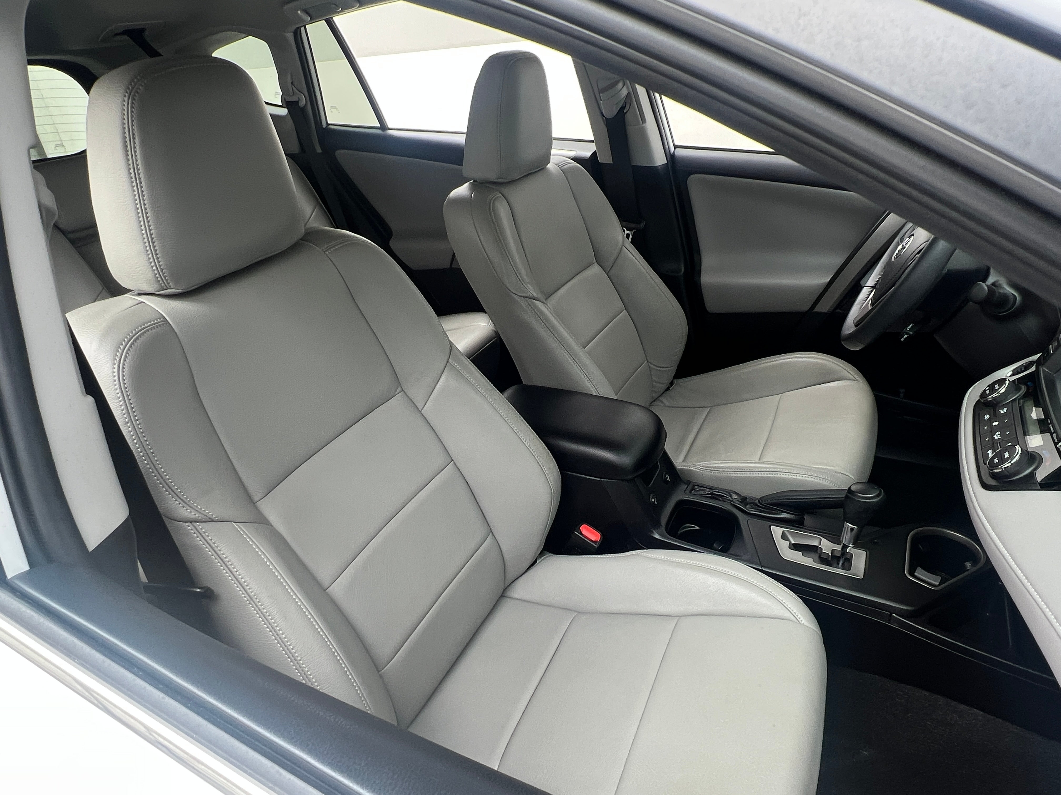 2017 Toyota RAV4 XLE 2