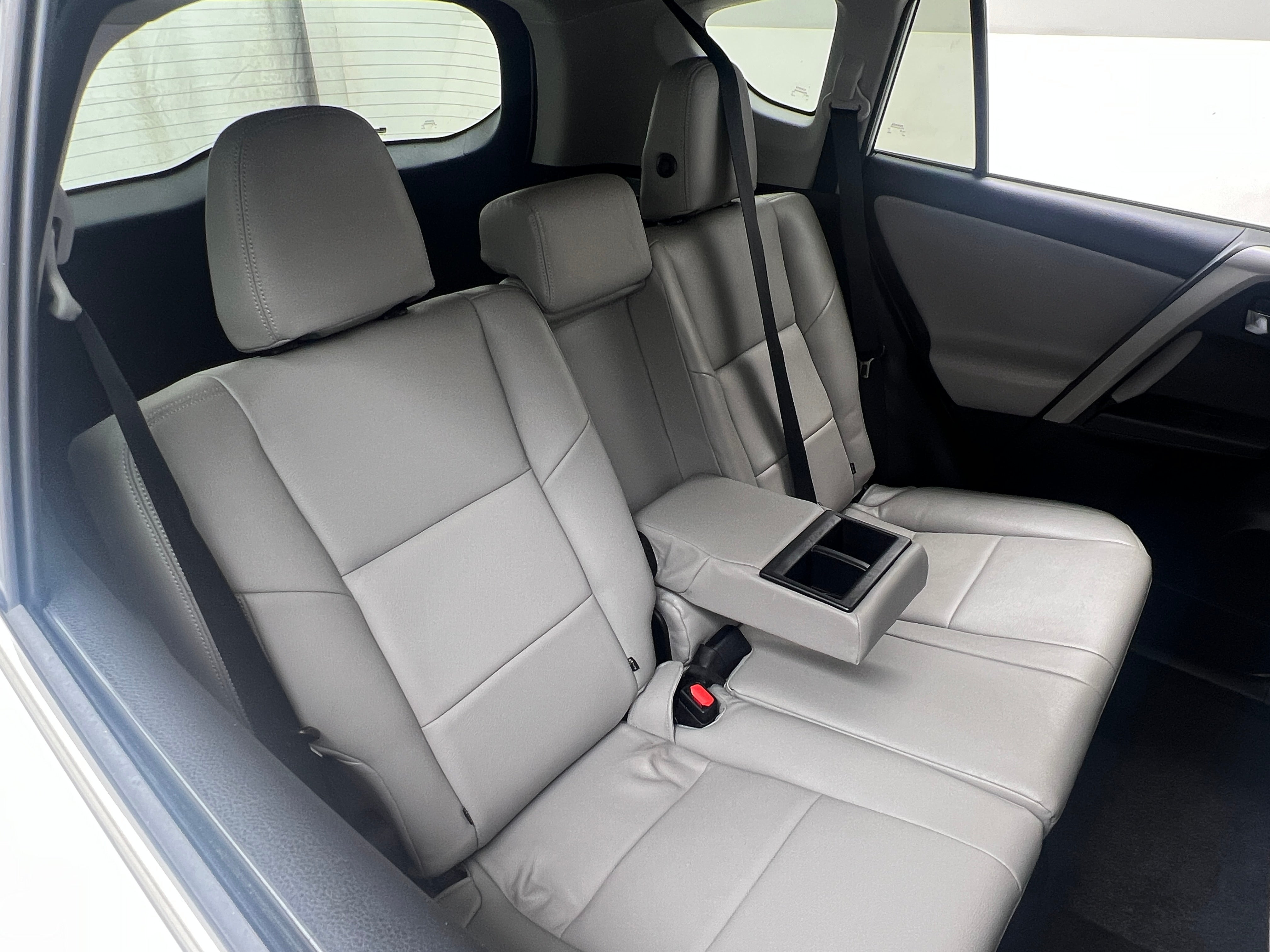 2017 Toyota RAV4 XLE 6