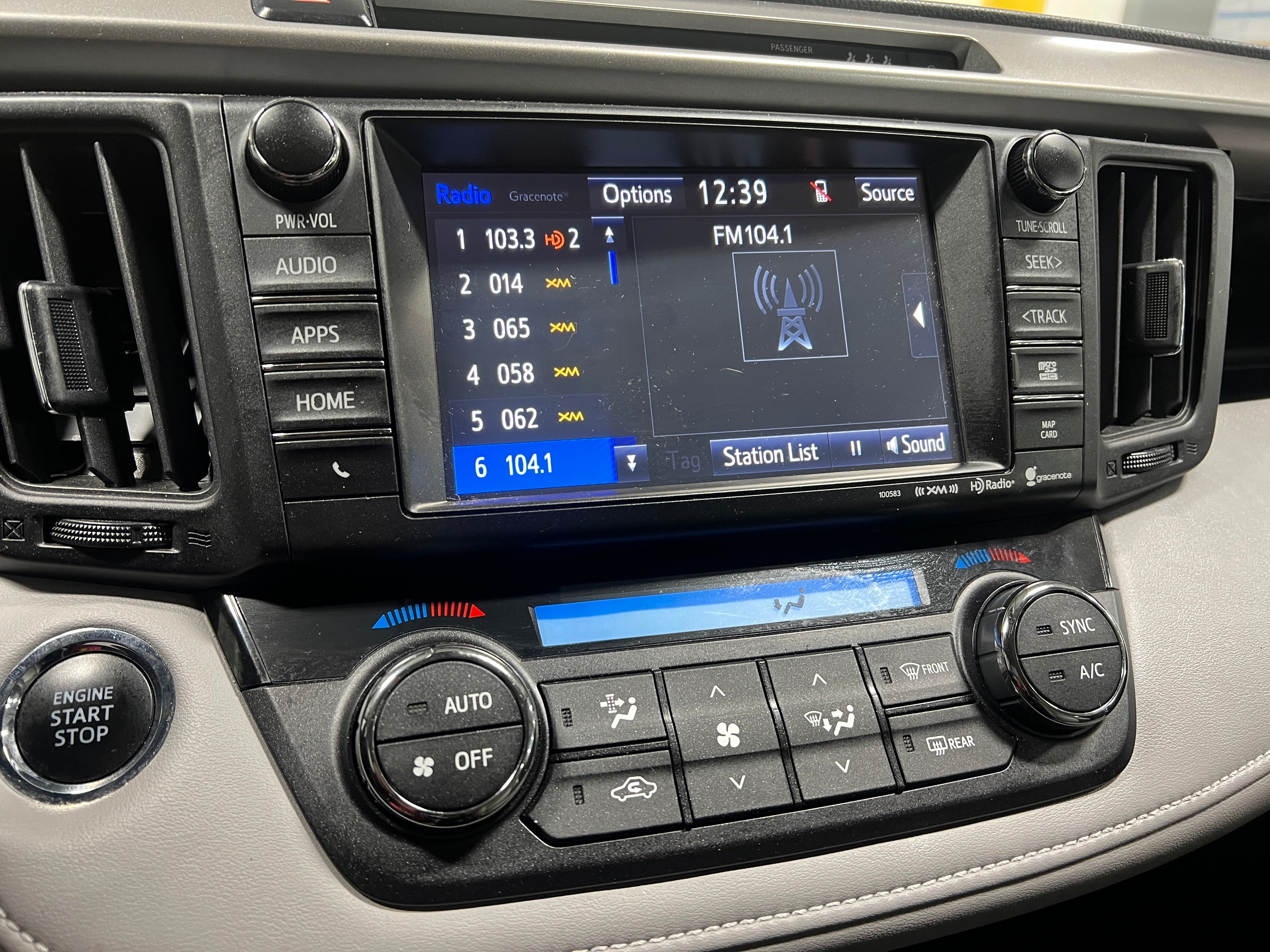 2017 Toyota RAV4 XLE 4