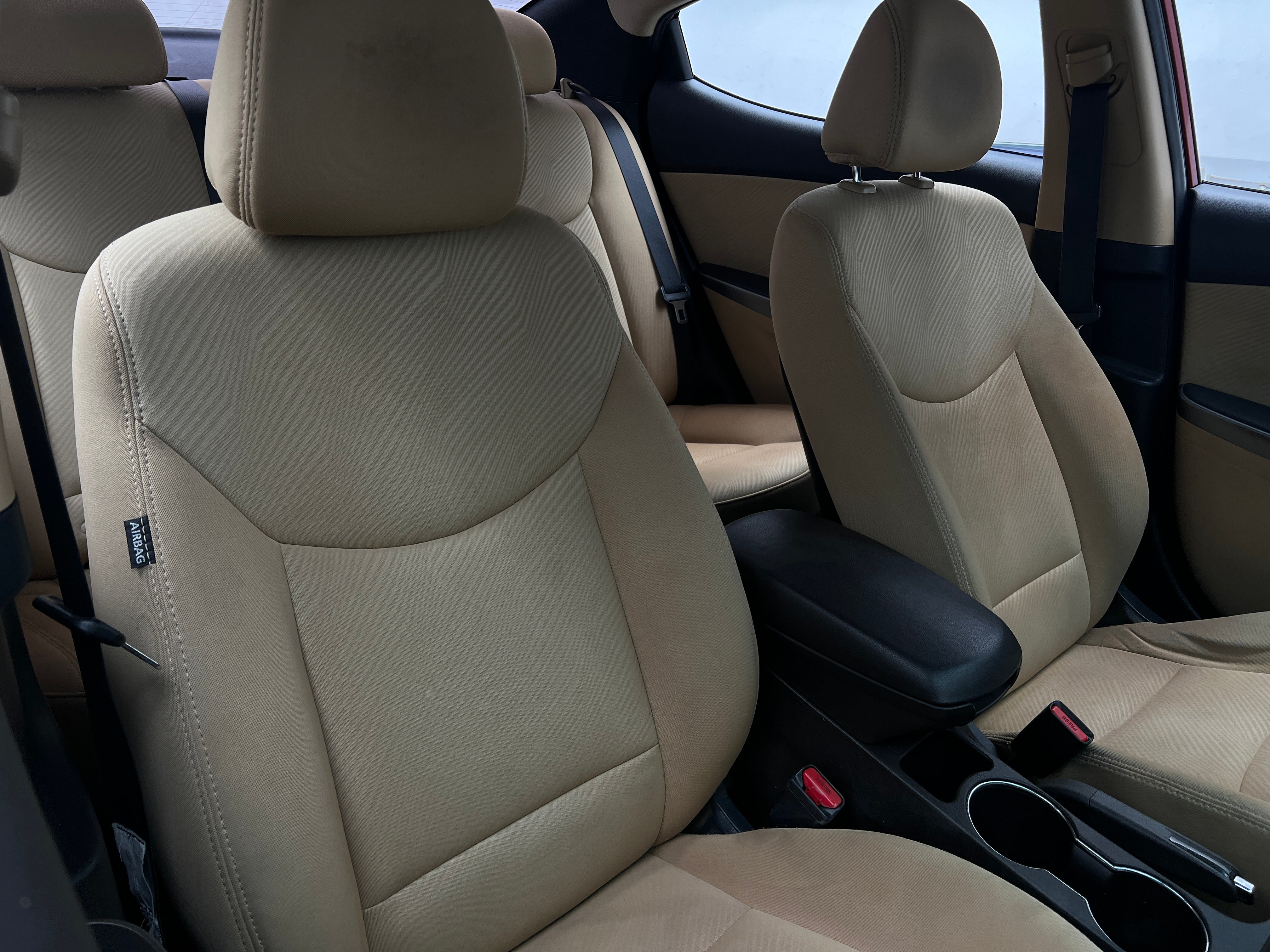 2013 Hyundai Elantra GLS 2