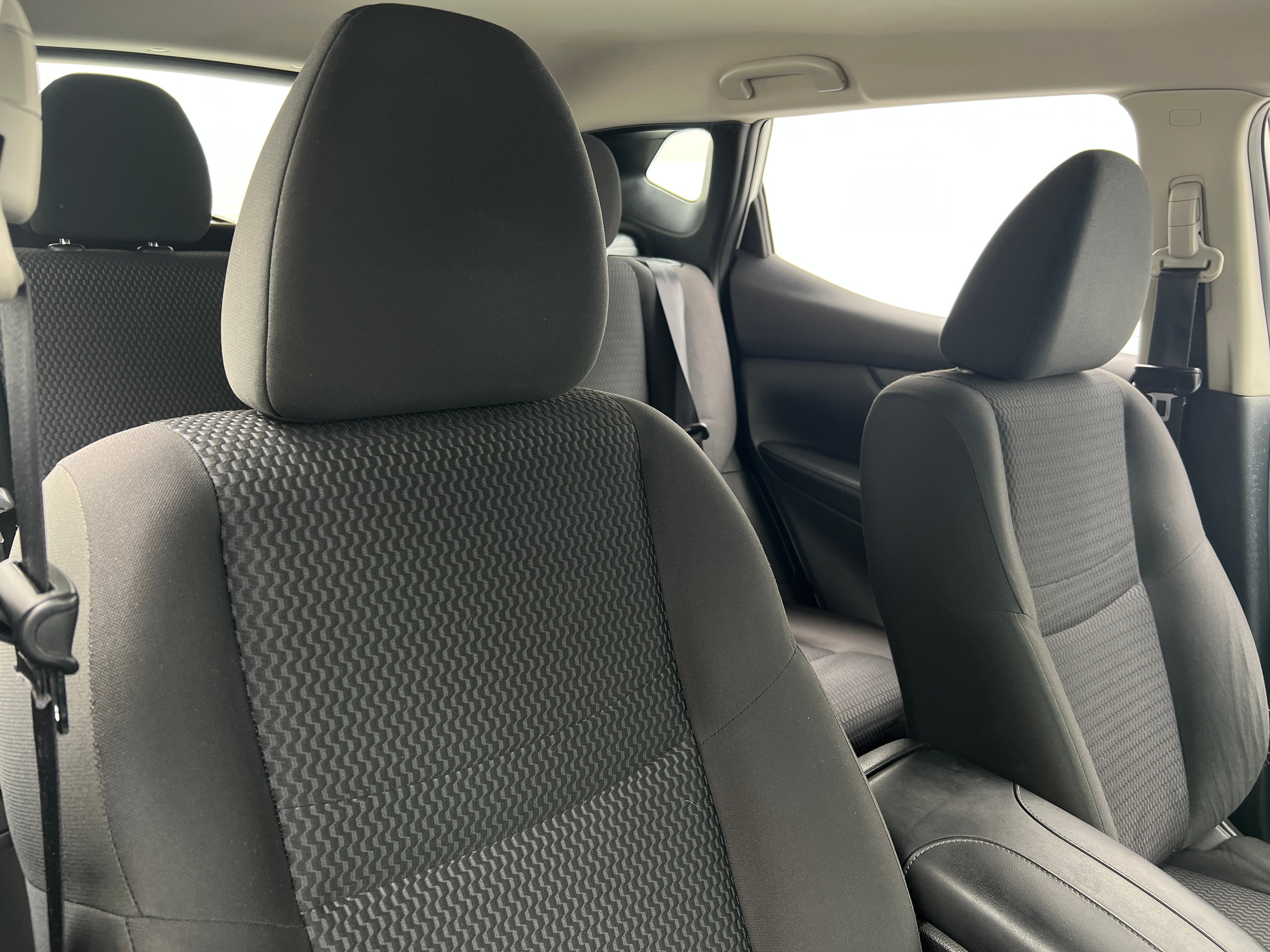 2017 Nissan Rogue Sport S 2