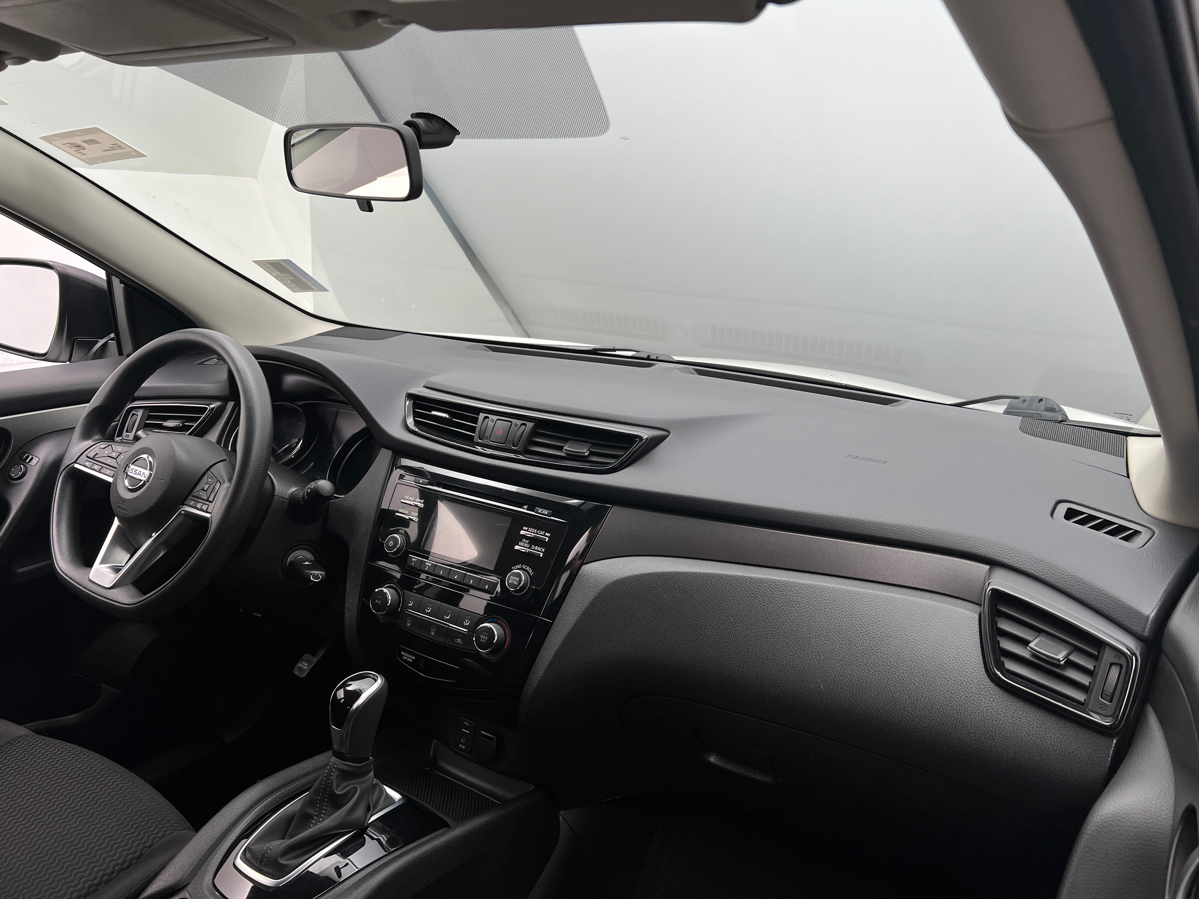 2017 Nissan Rogue Sport S 3
