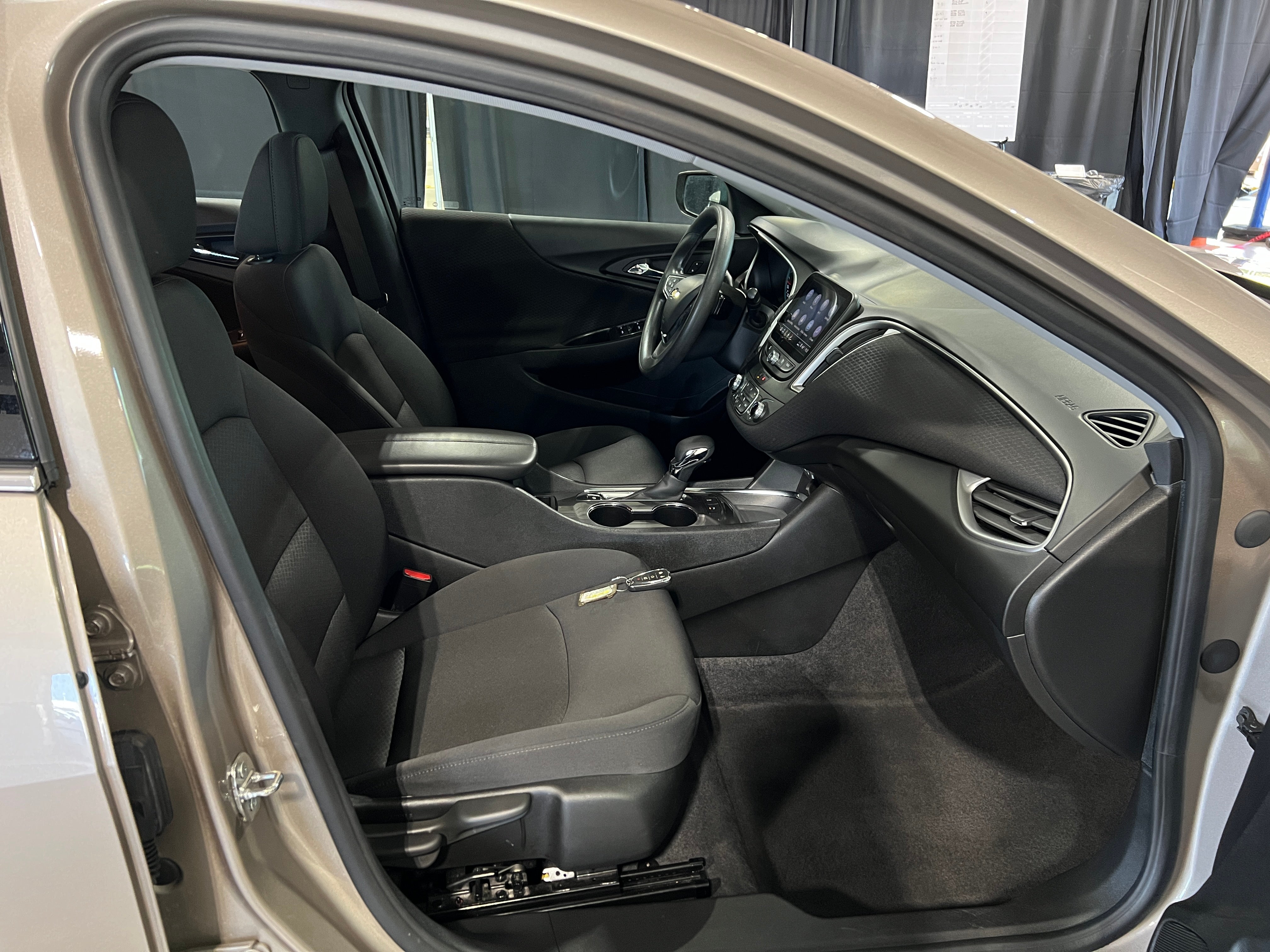 2023 Chevrolet Malibu LT 2