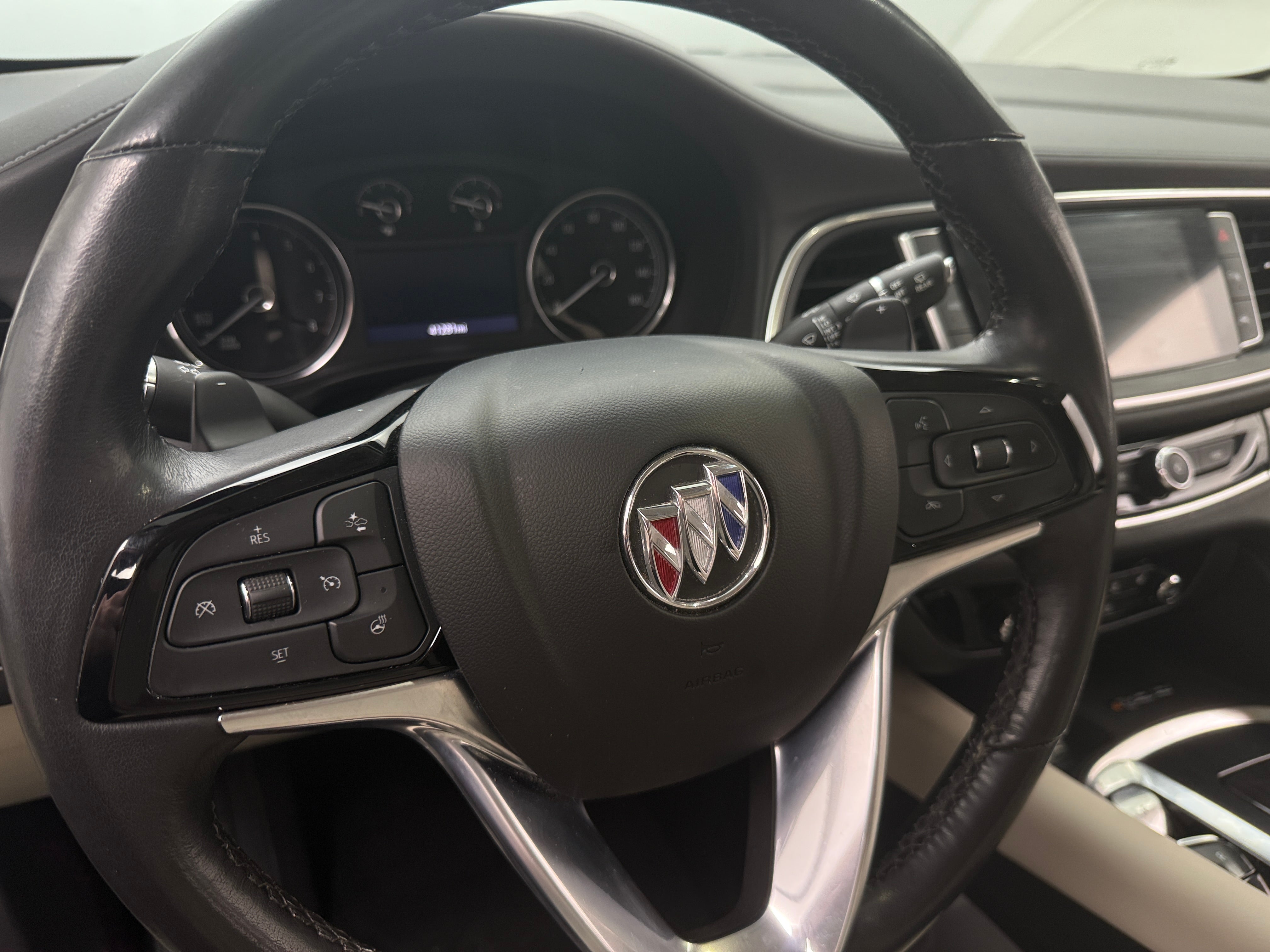 2022 Buick Enclave Essence 4