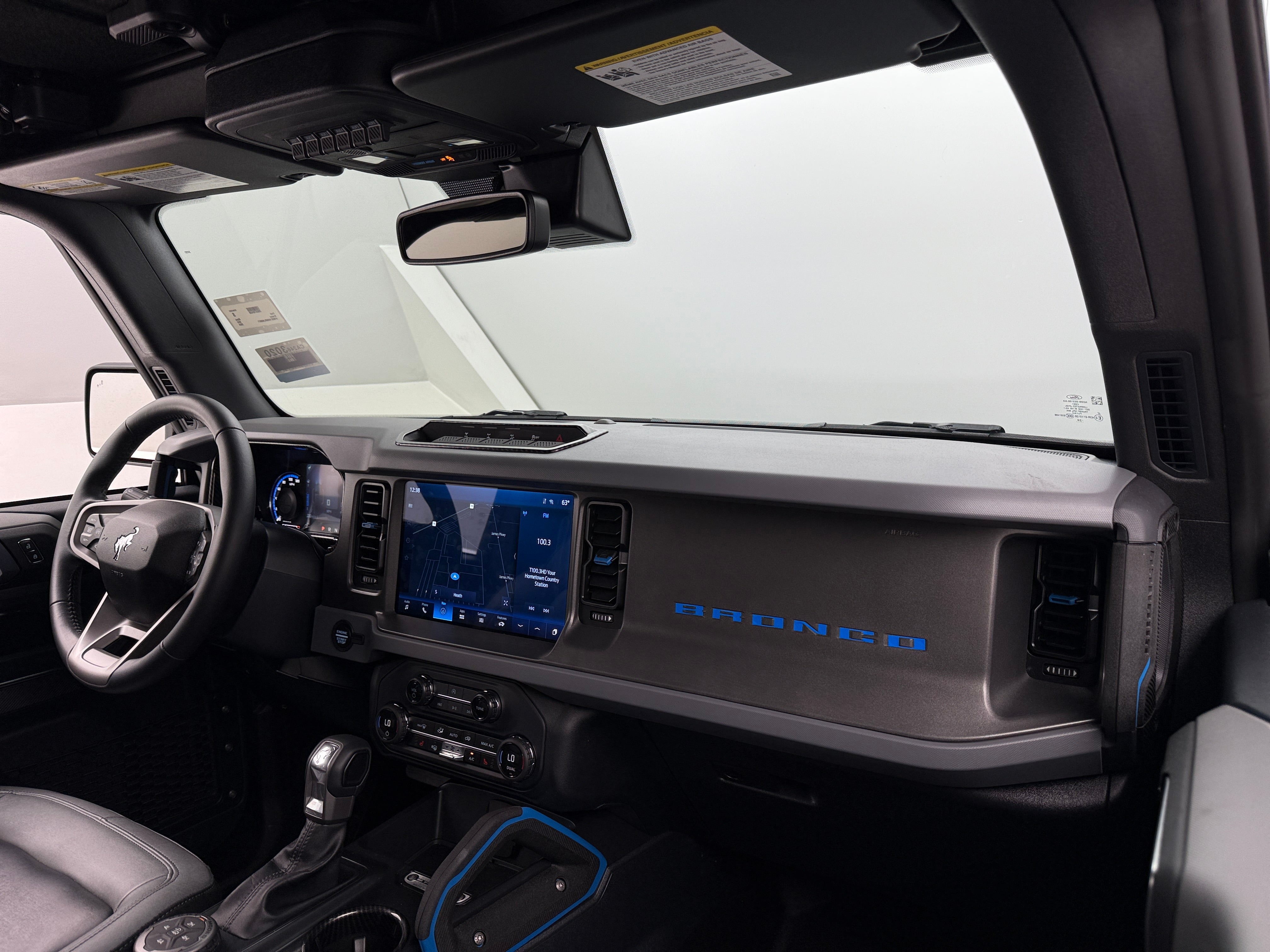 2024 Ford Bronco Black Diamond 3