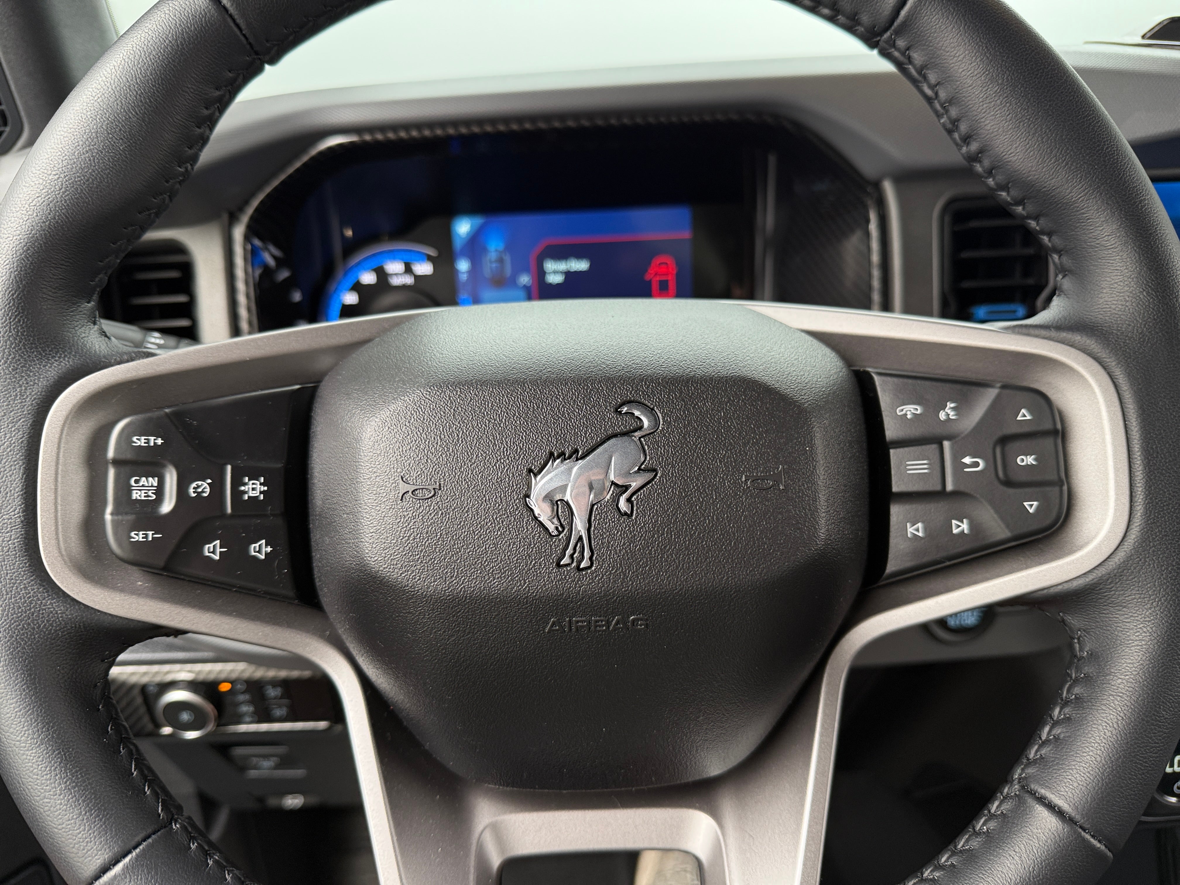2024 Ford Bronco Black Diamond 5