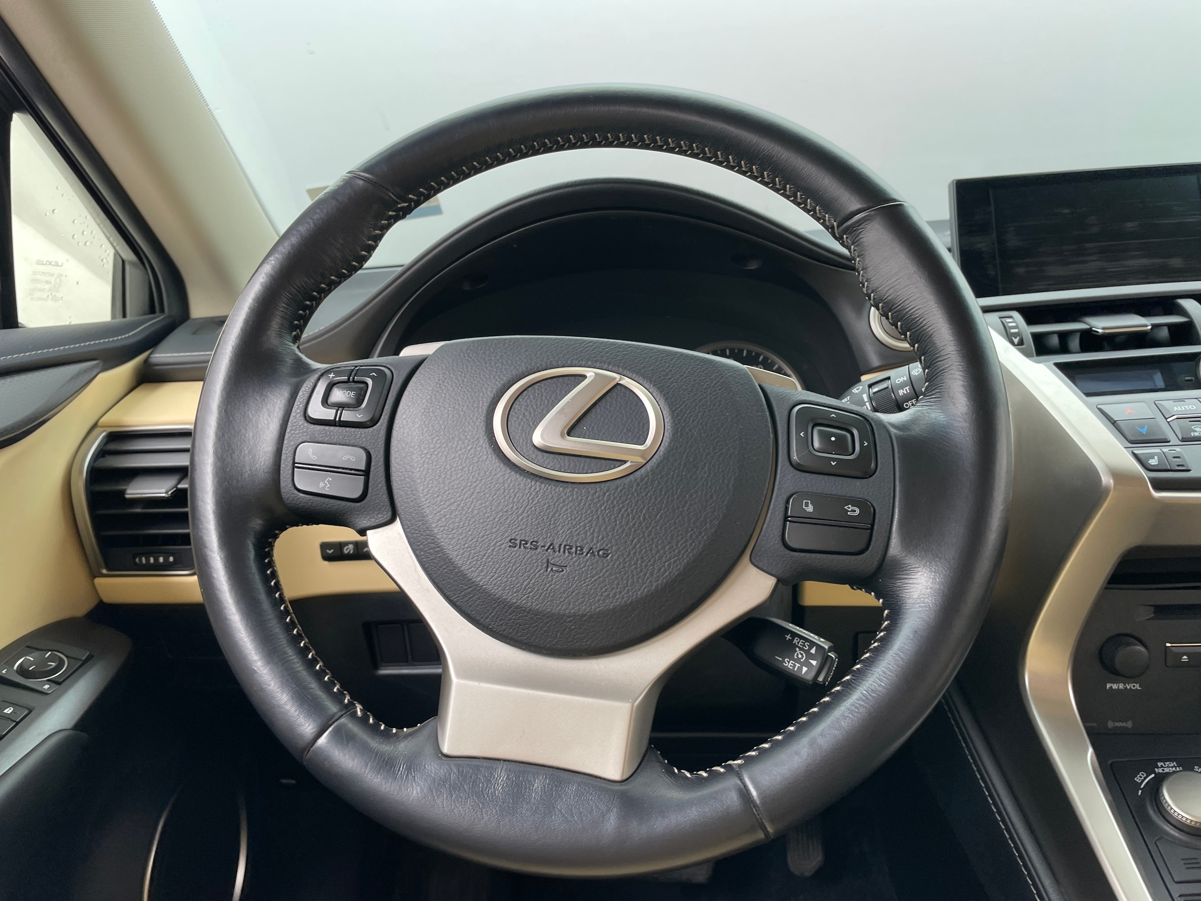 2016 Lexus NX 200t 4