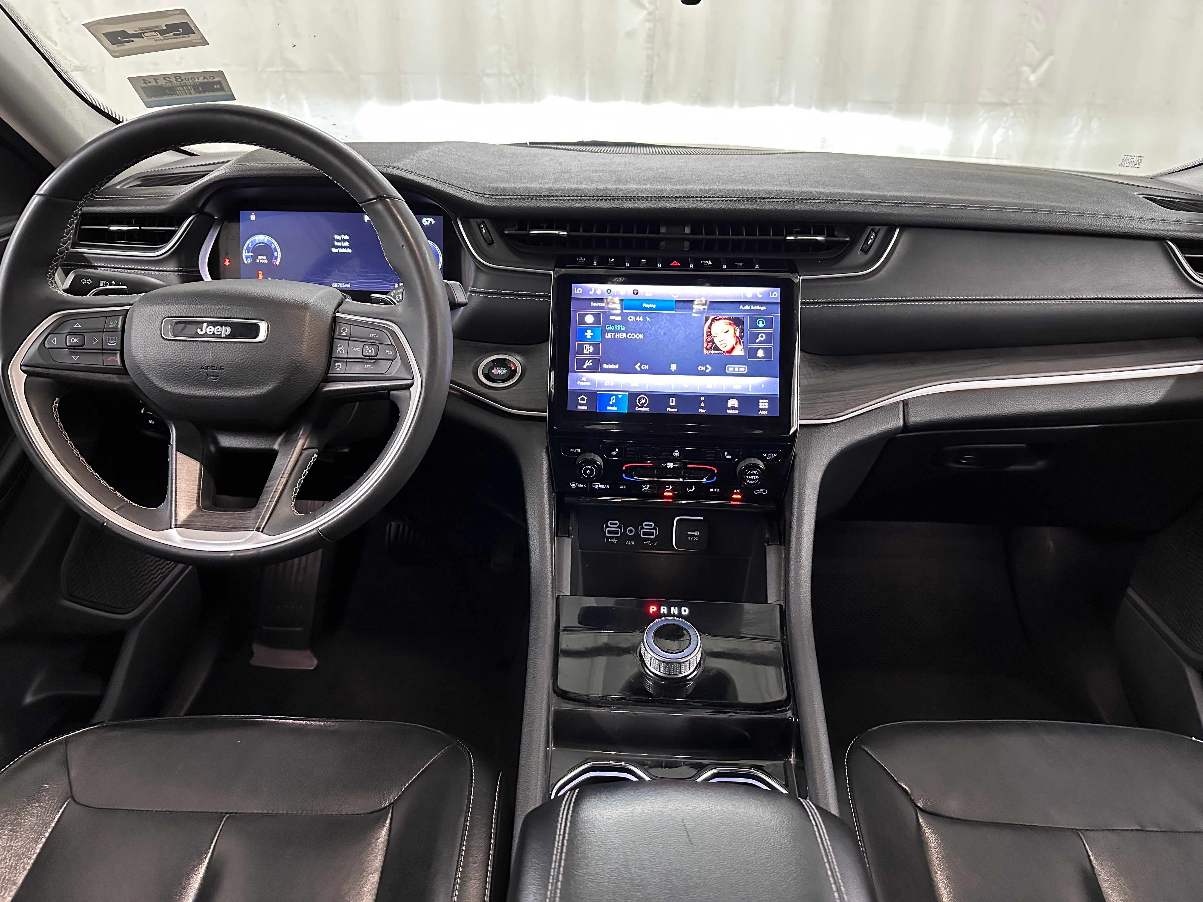2023 Jeep Grand Cherokee Limited Edition 2