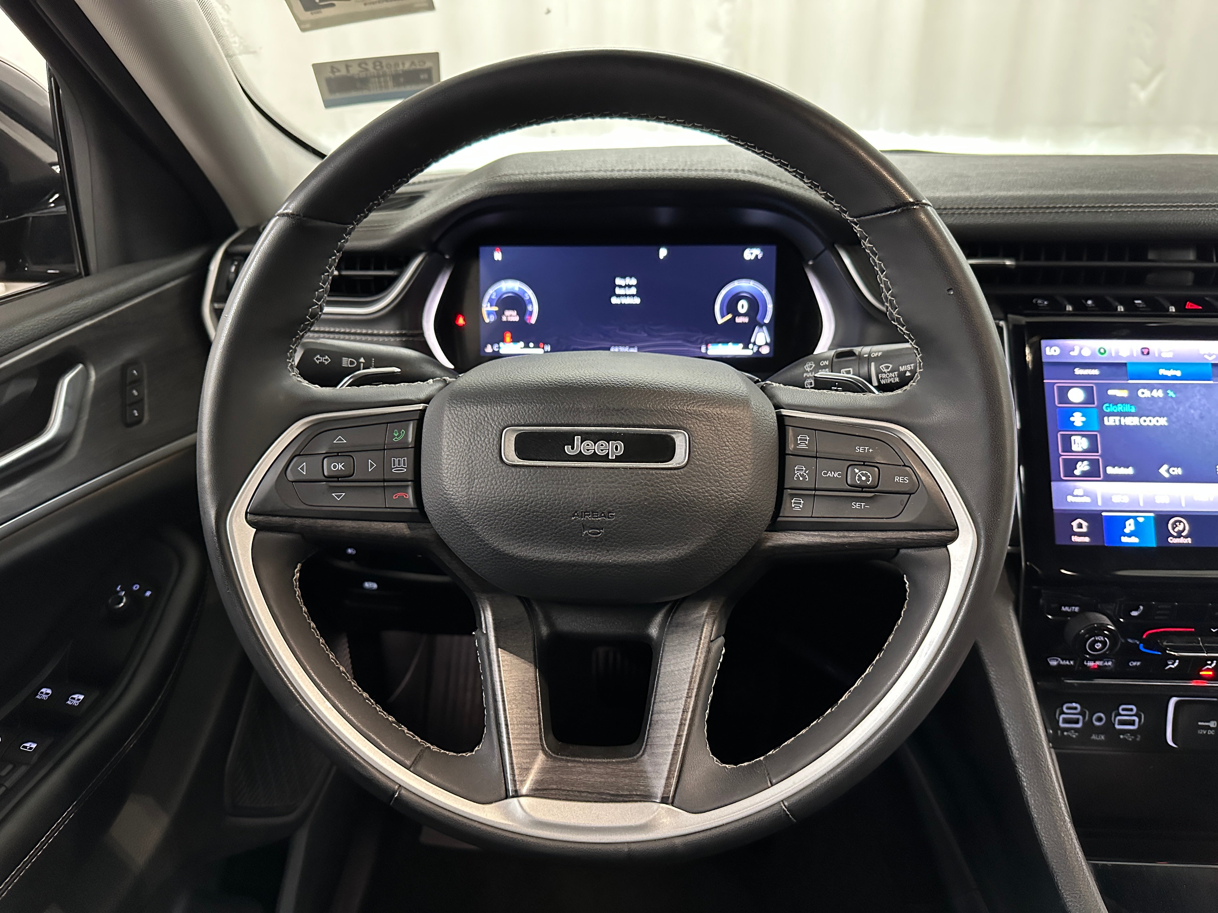2023 Jeep Grand Cherokee Limited Edition 4