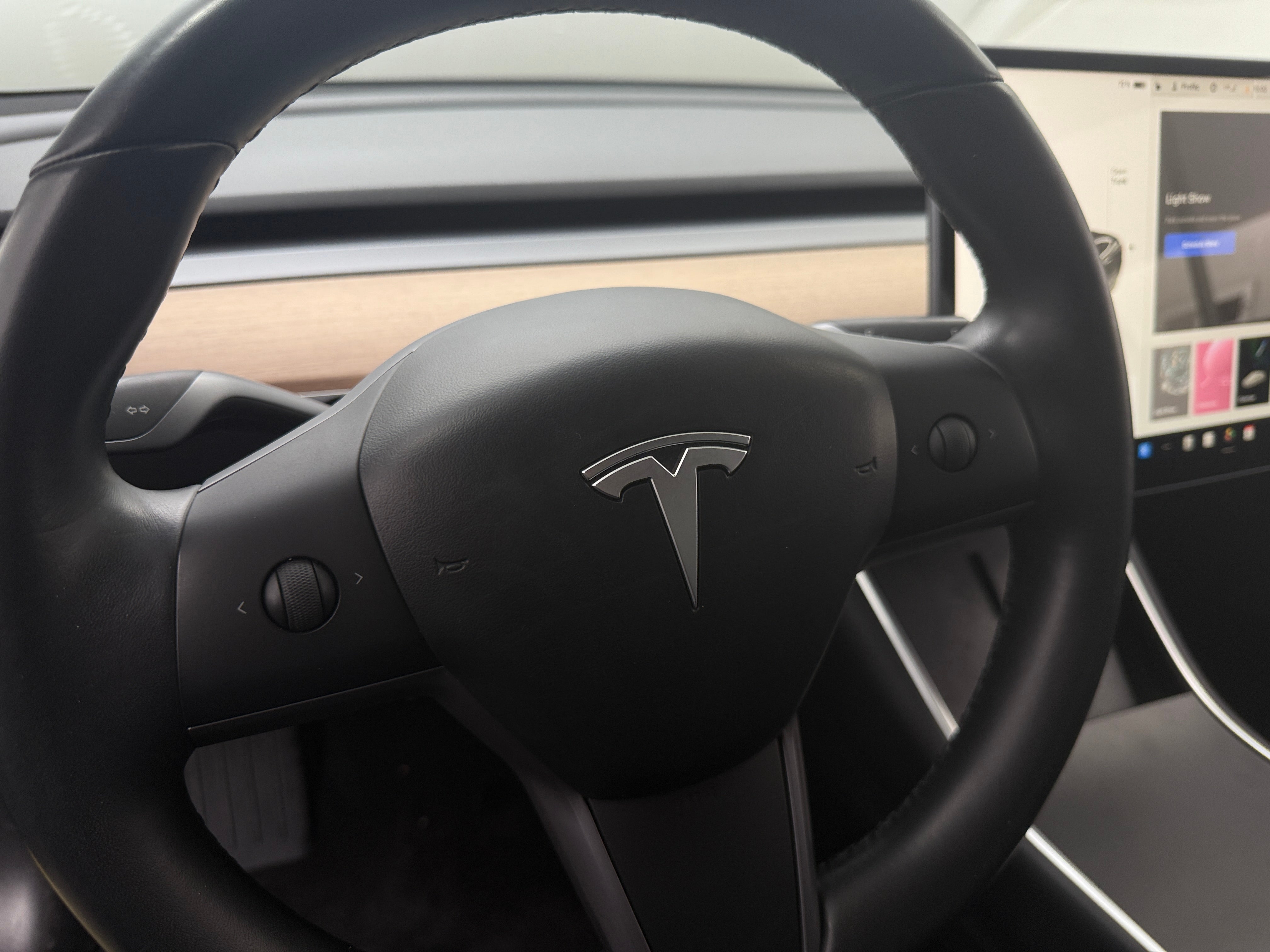2019 Tesla Model 3 Mid Range 4