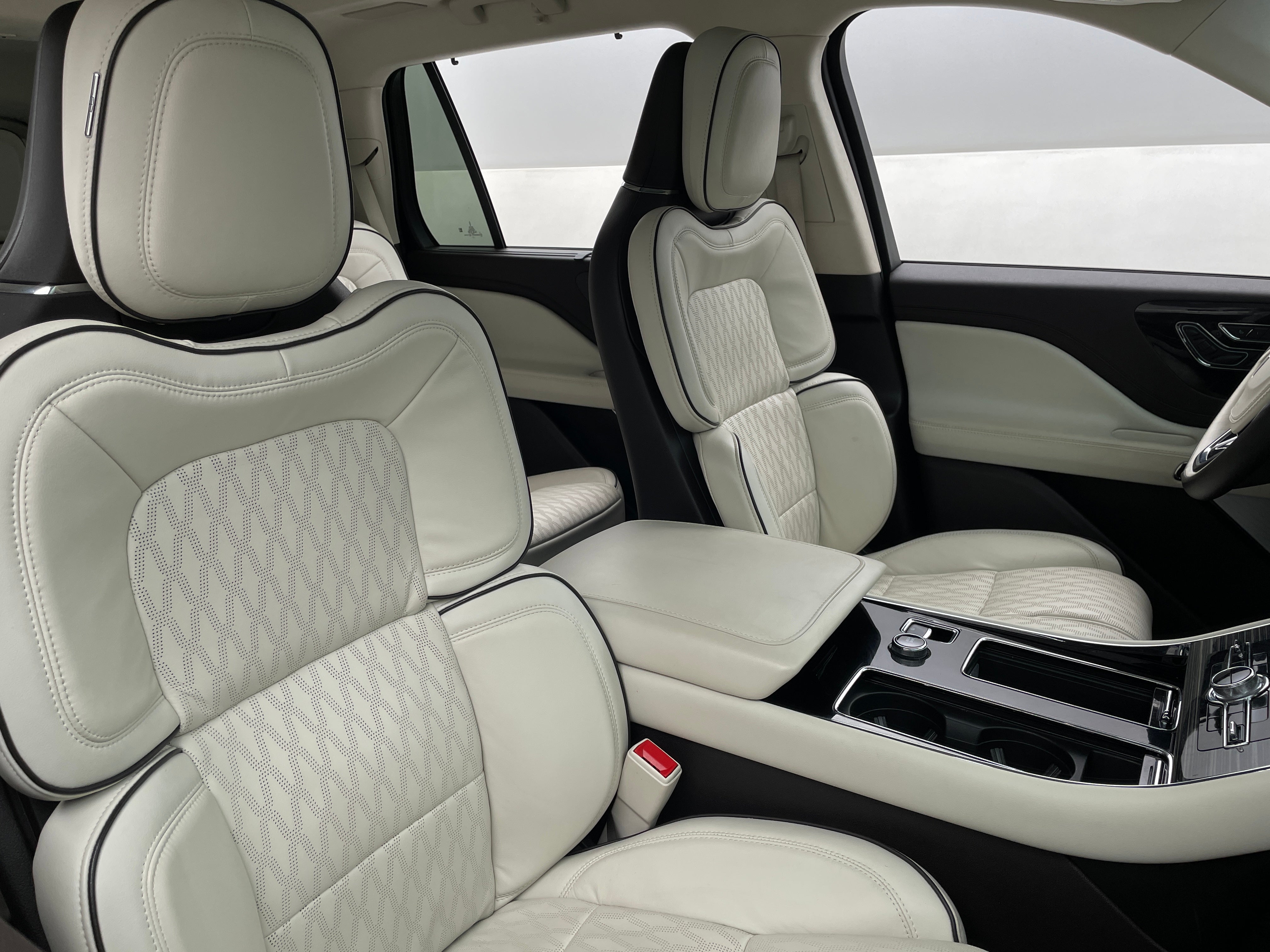 2023 Lincoln Aviator Black Label 2