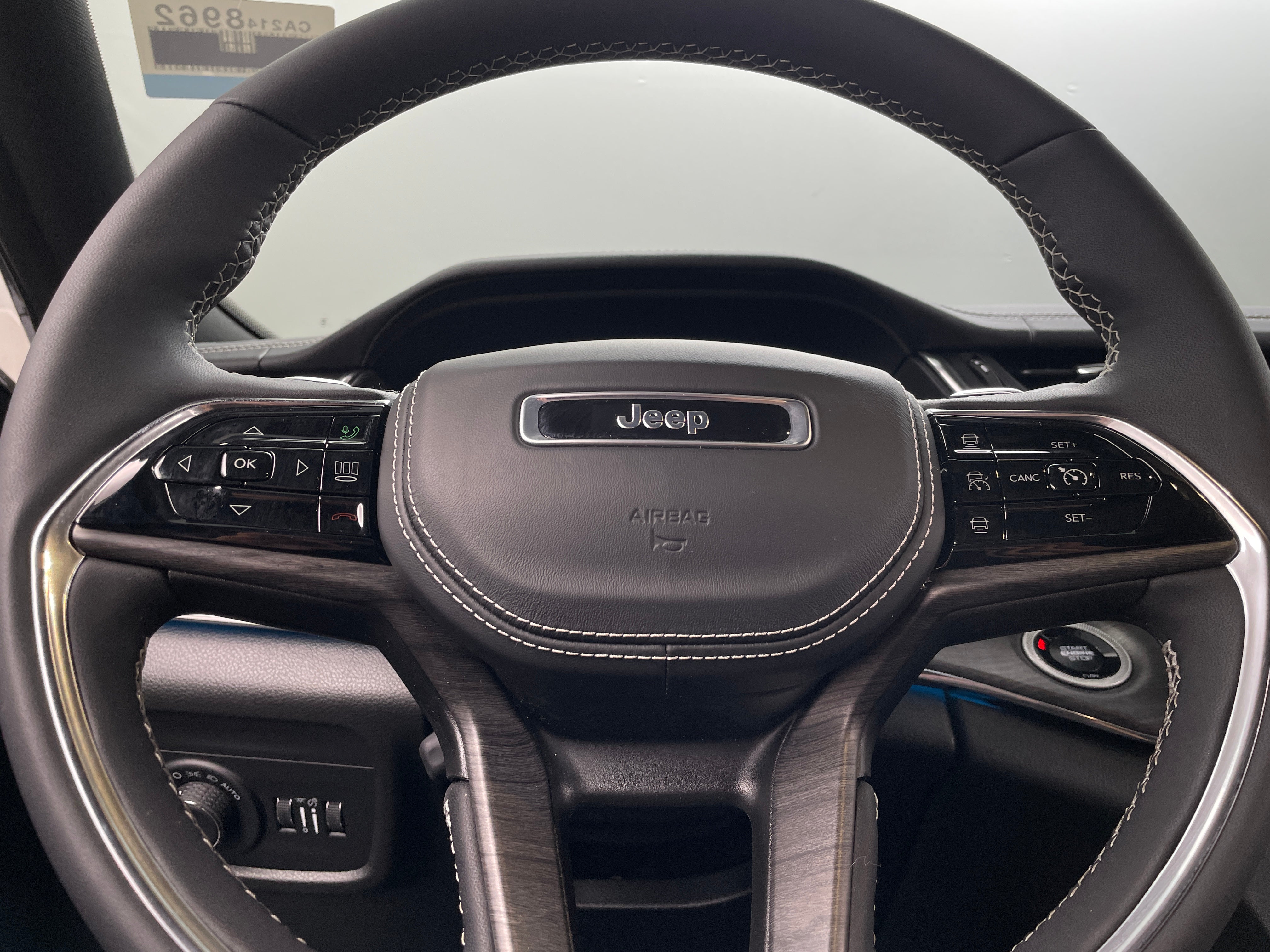 2024 Jeep Grand Cherokee Overland 4