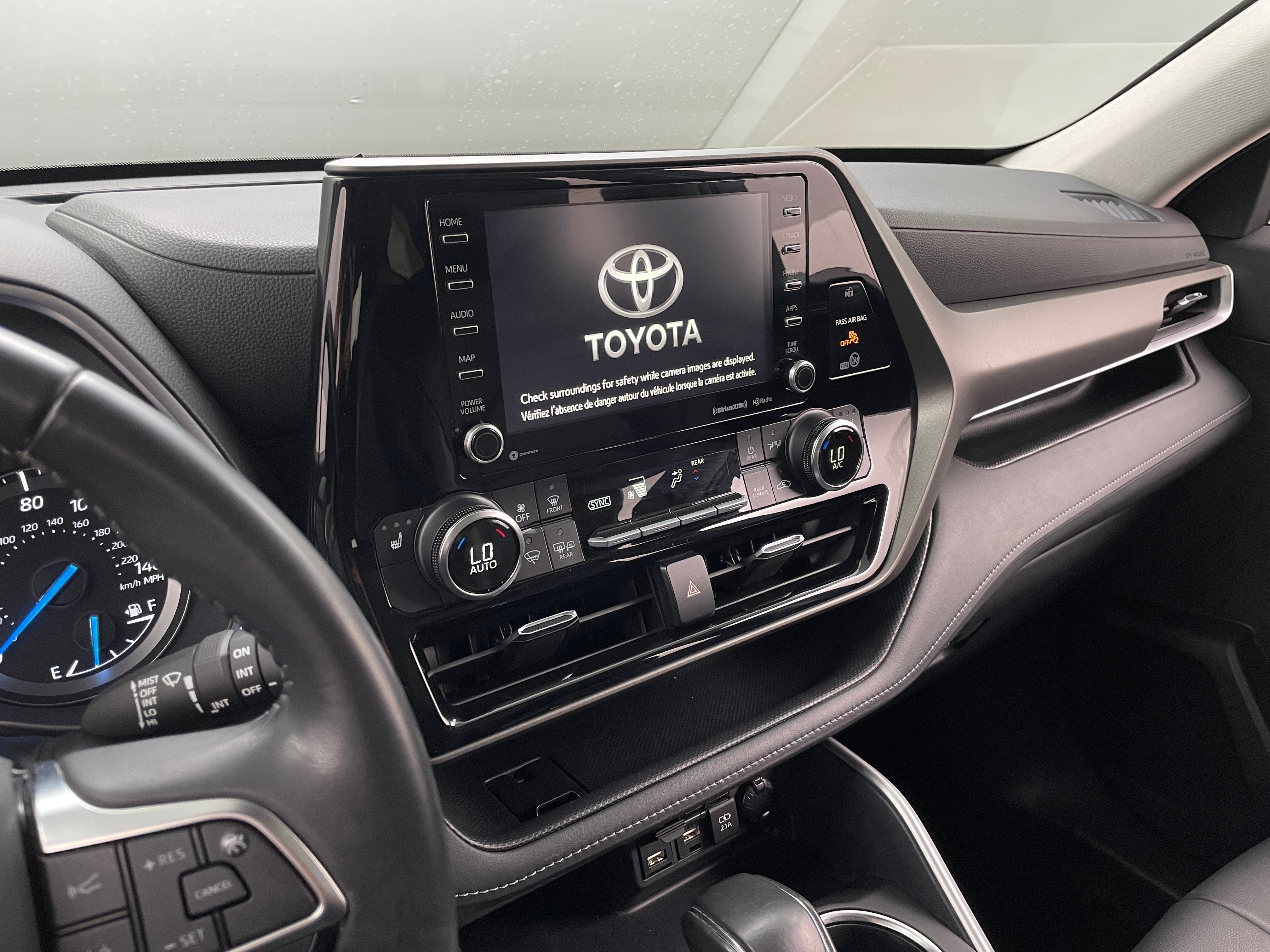 2020 Toyota Highlander XLE 3