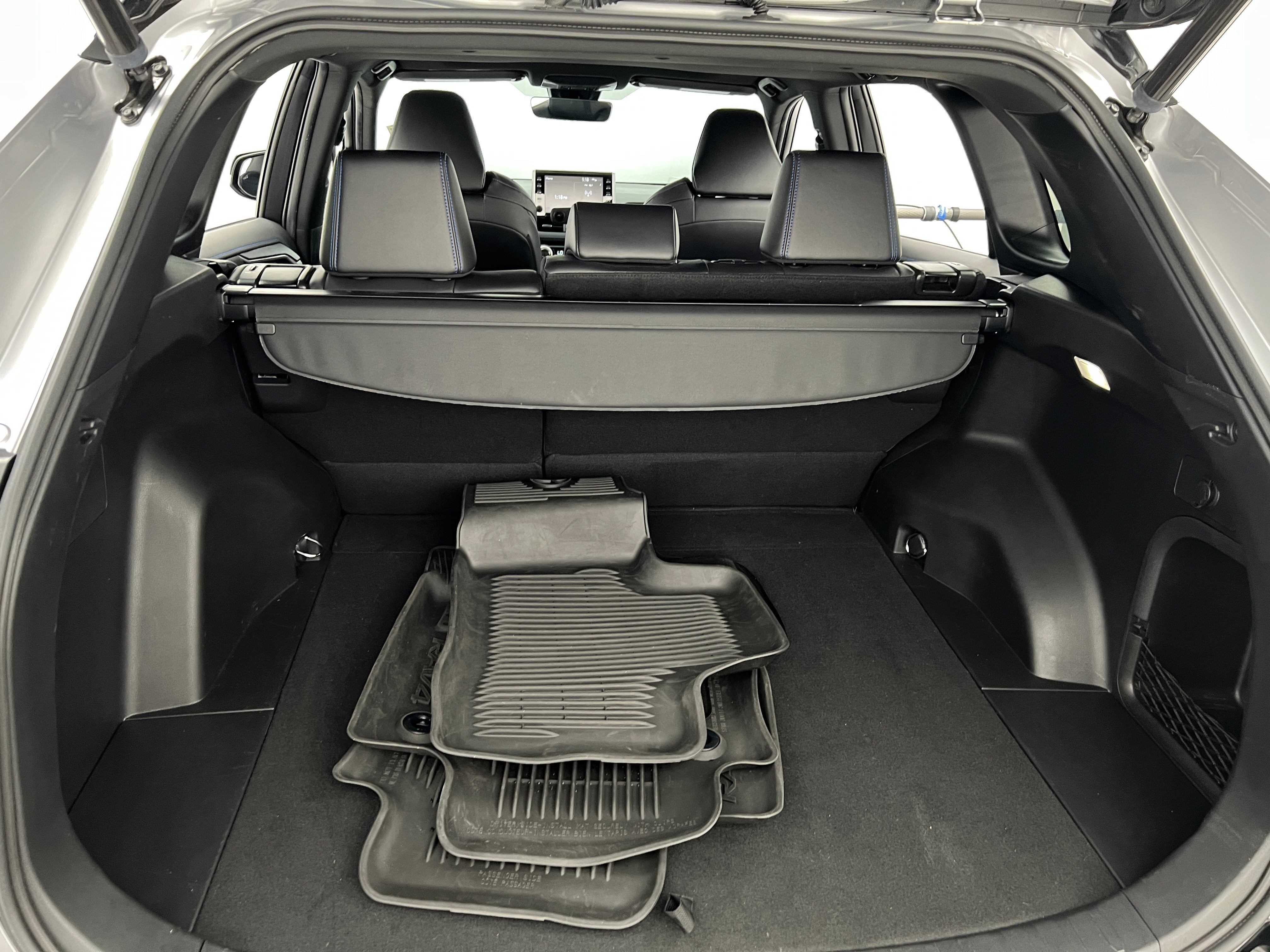 2022 Toyota RAV4 XSE 7