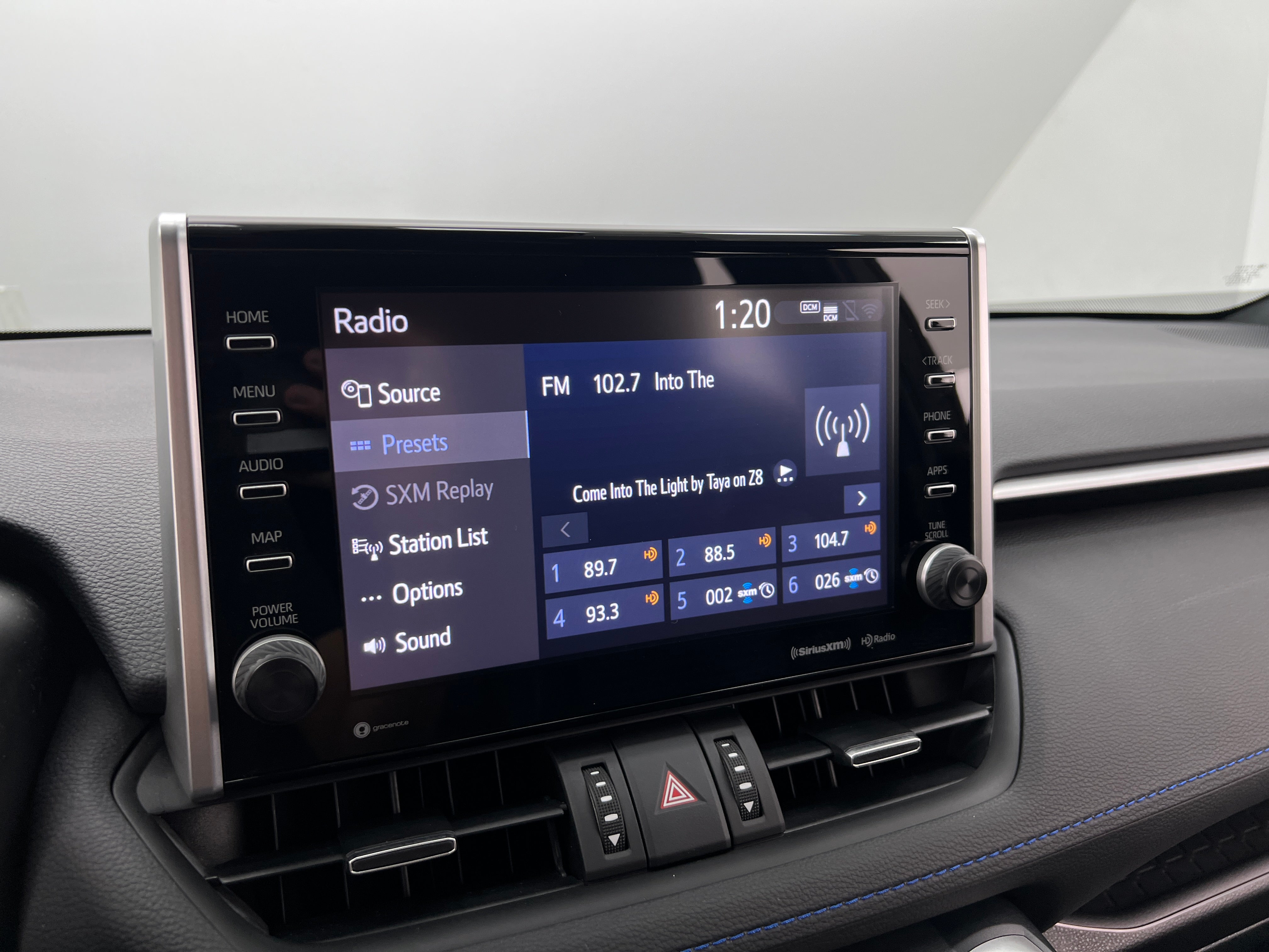2022 Toyota RAV4 XSE 4