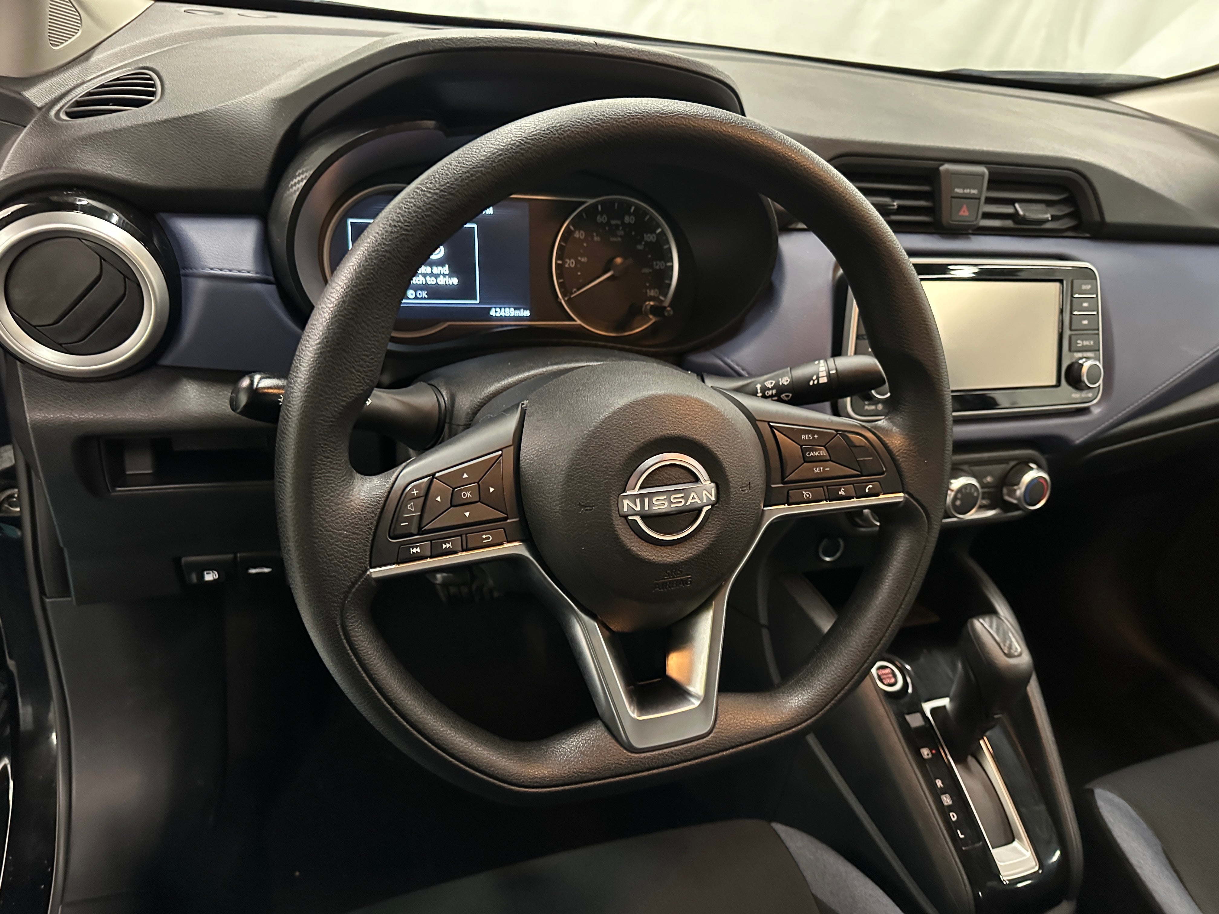 2023 Nissan Versa SV 5