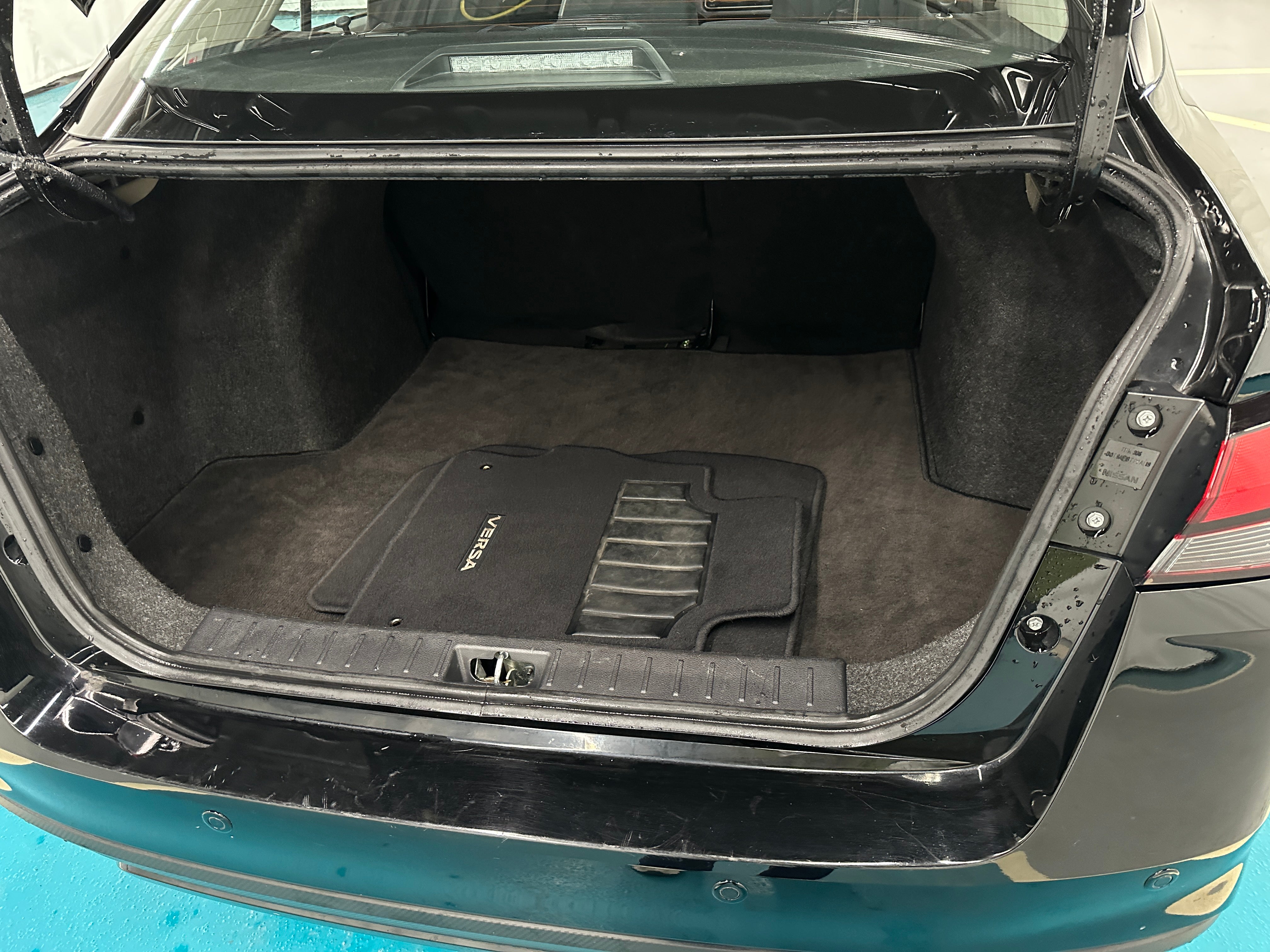 2023 Nissan Versa SV 7