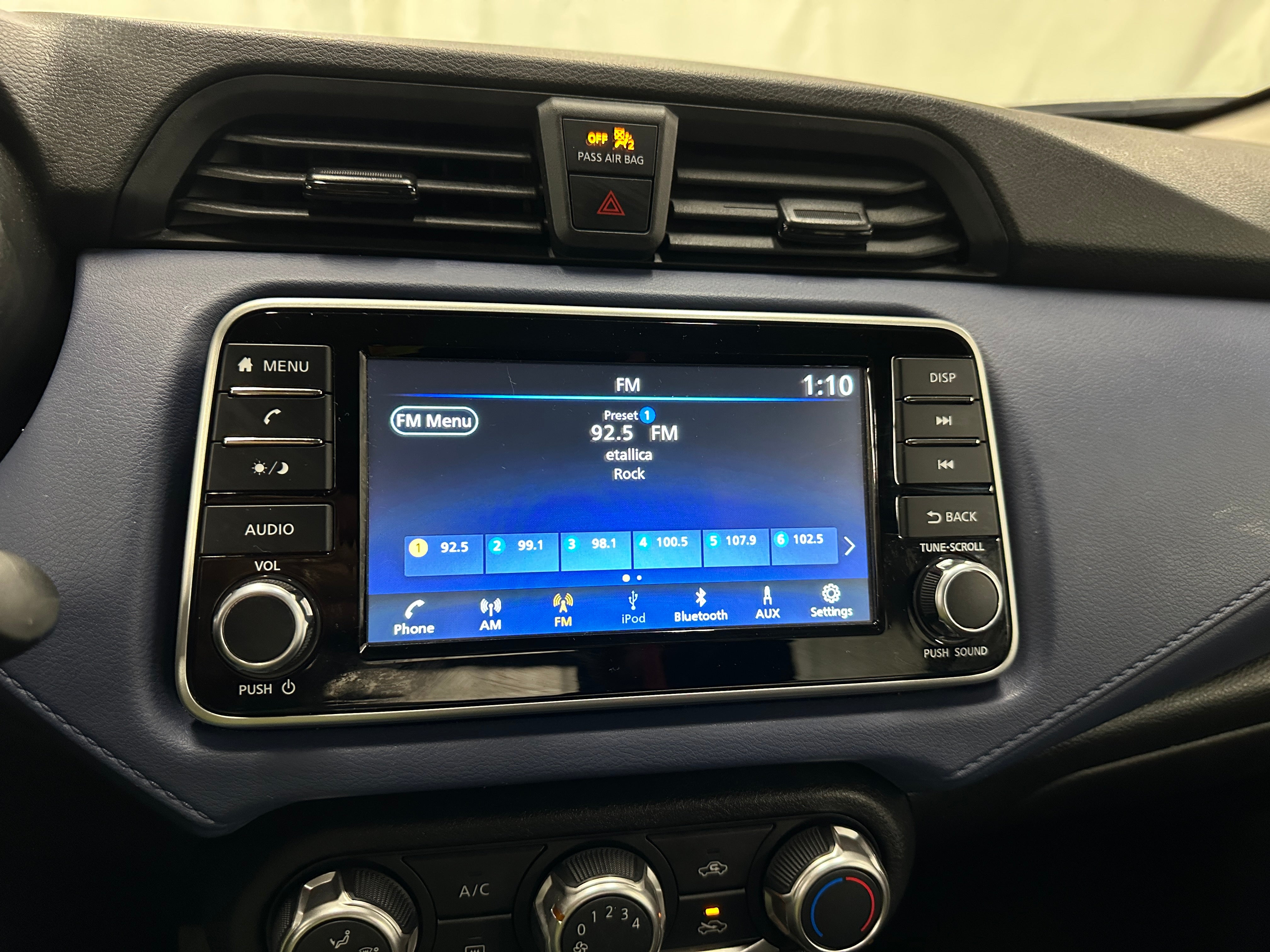 2023 Nissan Versa SV 4