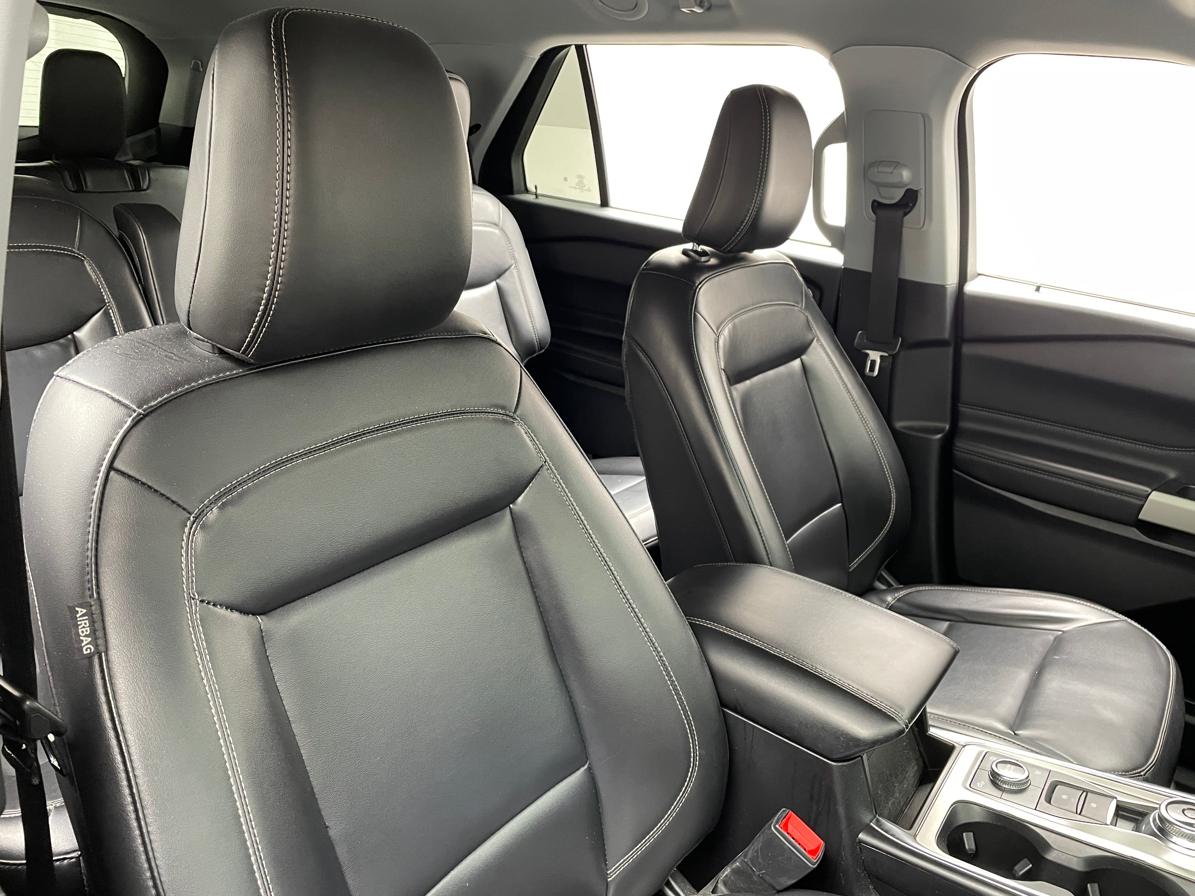 2021 Ford Explorer XLT 2