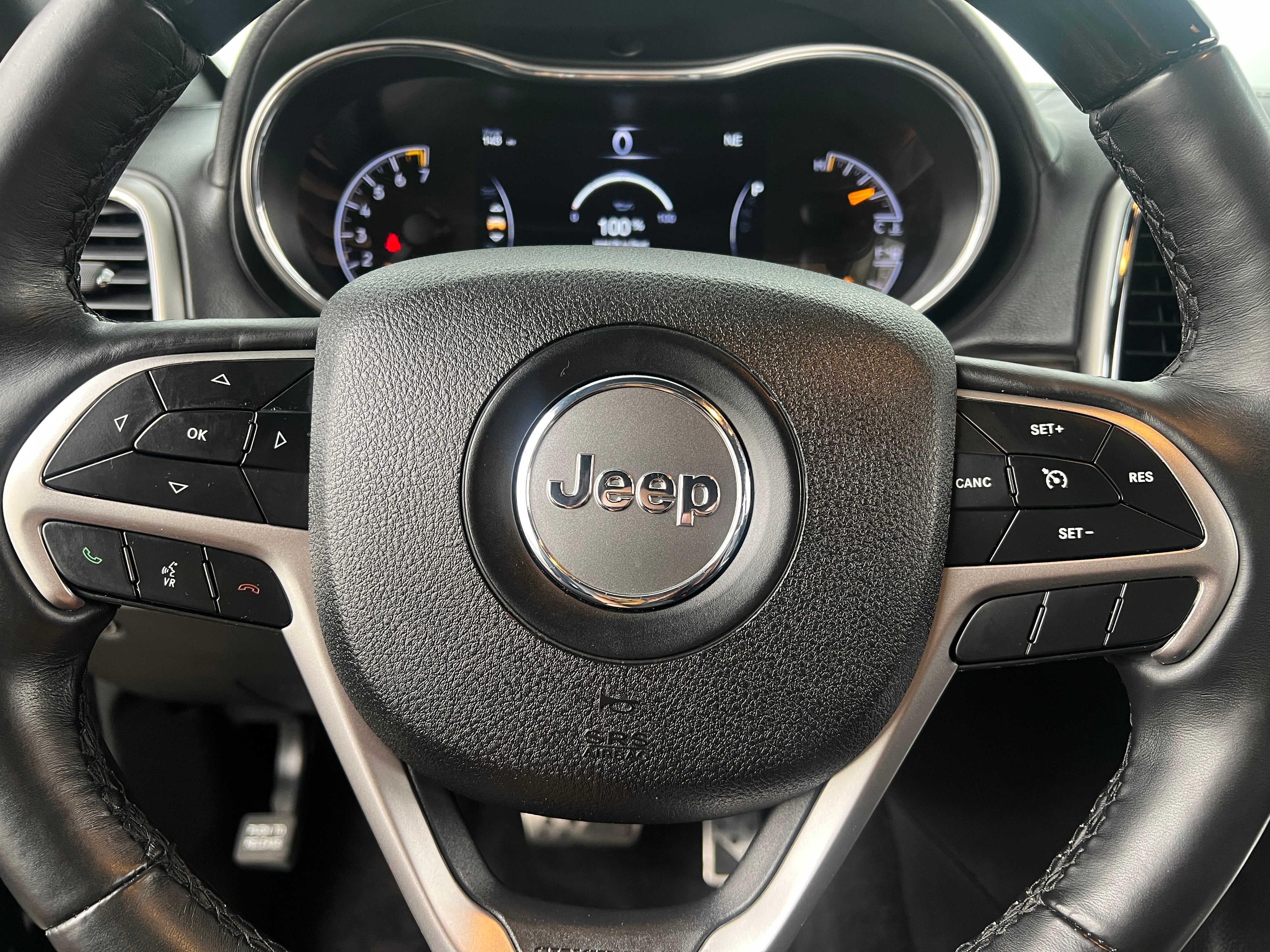 2018 Jeep Grand Cherokee Overland 4