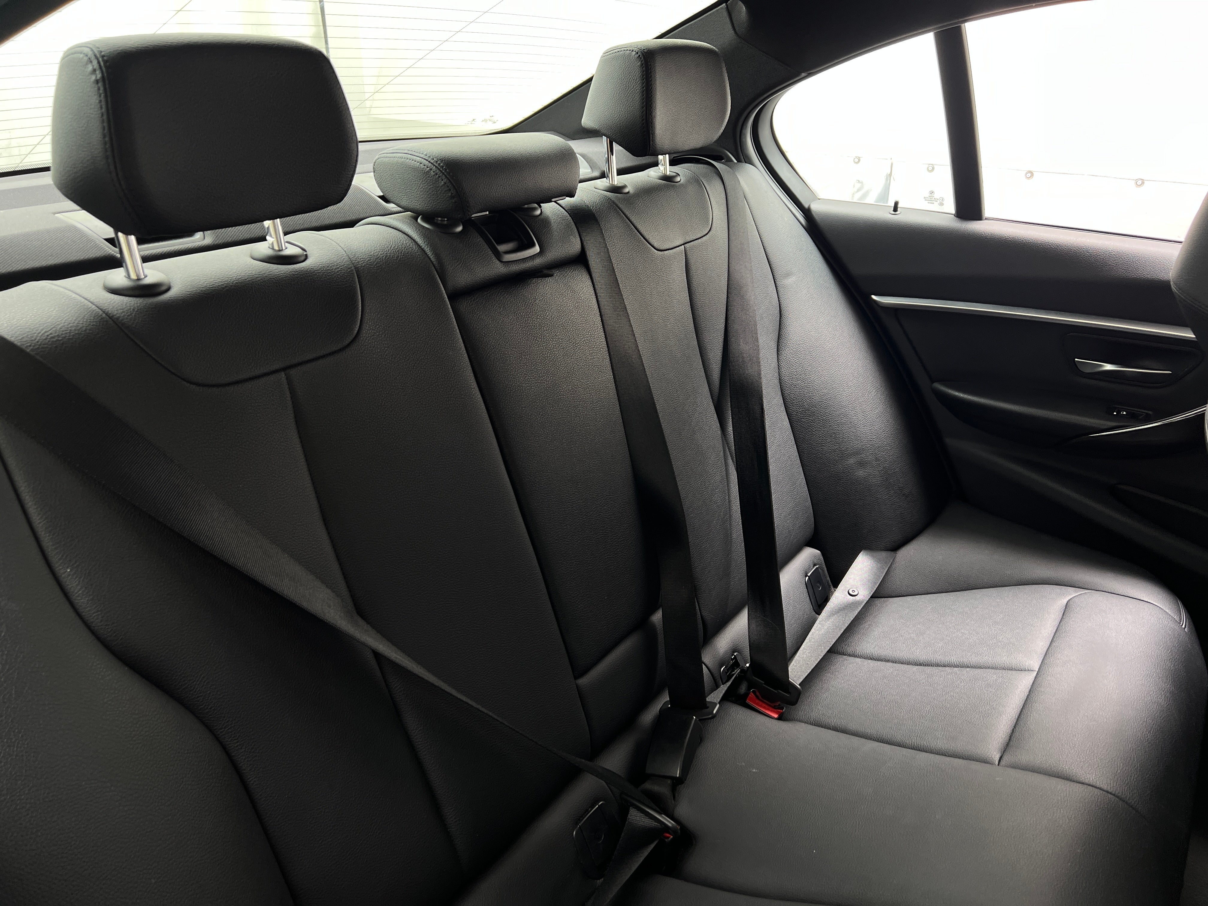2017 BMW 3 Series 330i xDrive 5