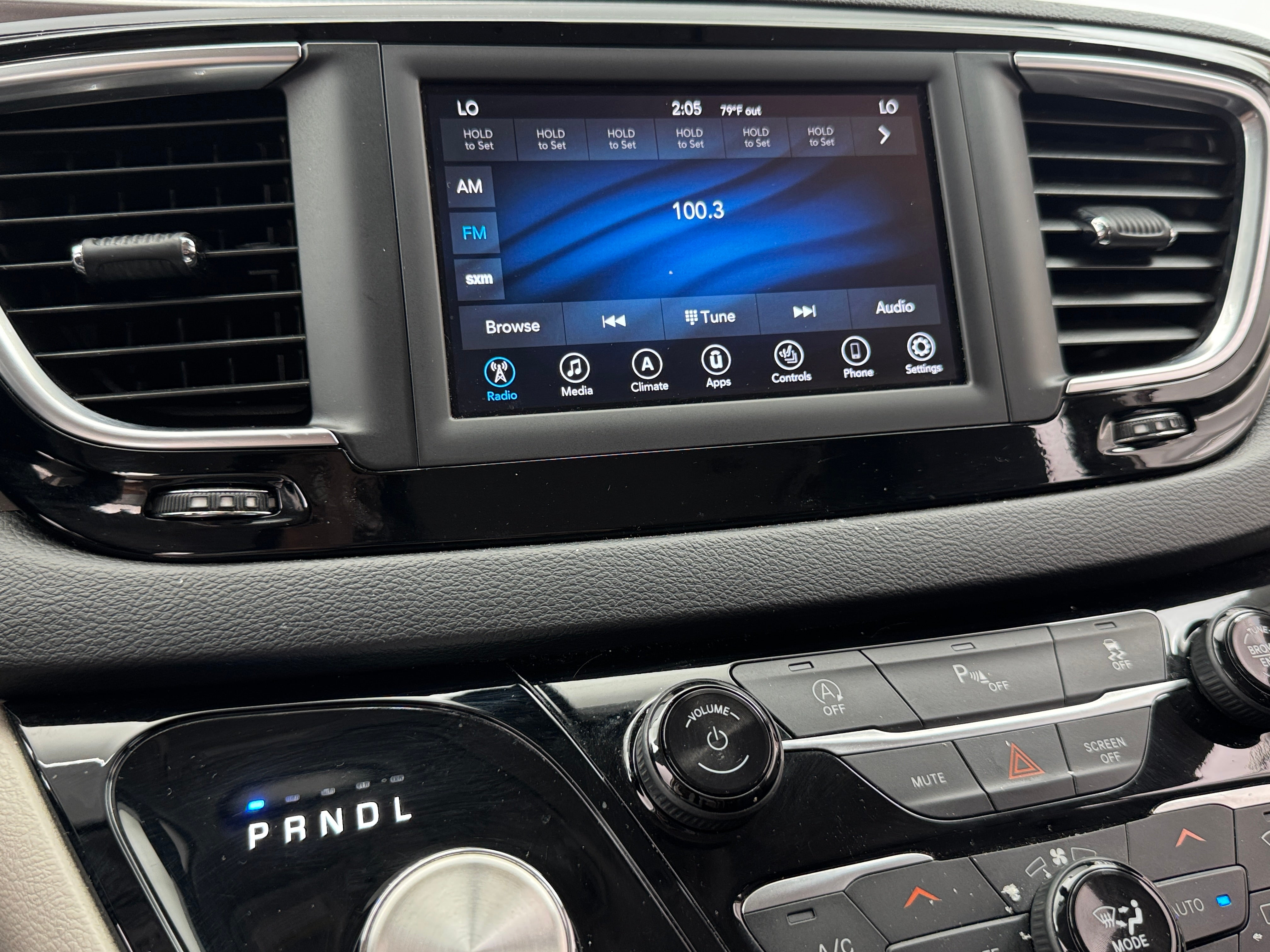 2020 Chrysler Pacifica Touring L 3