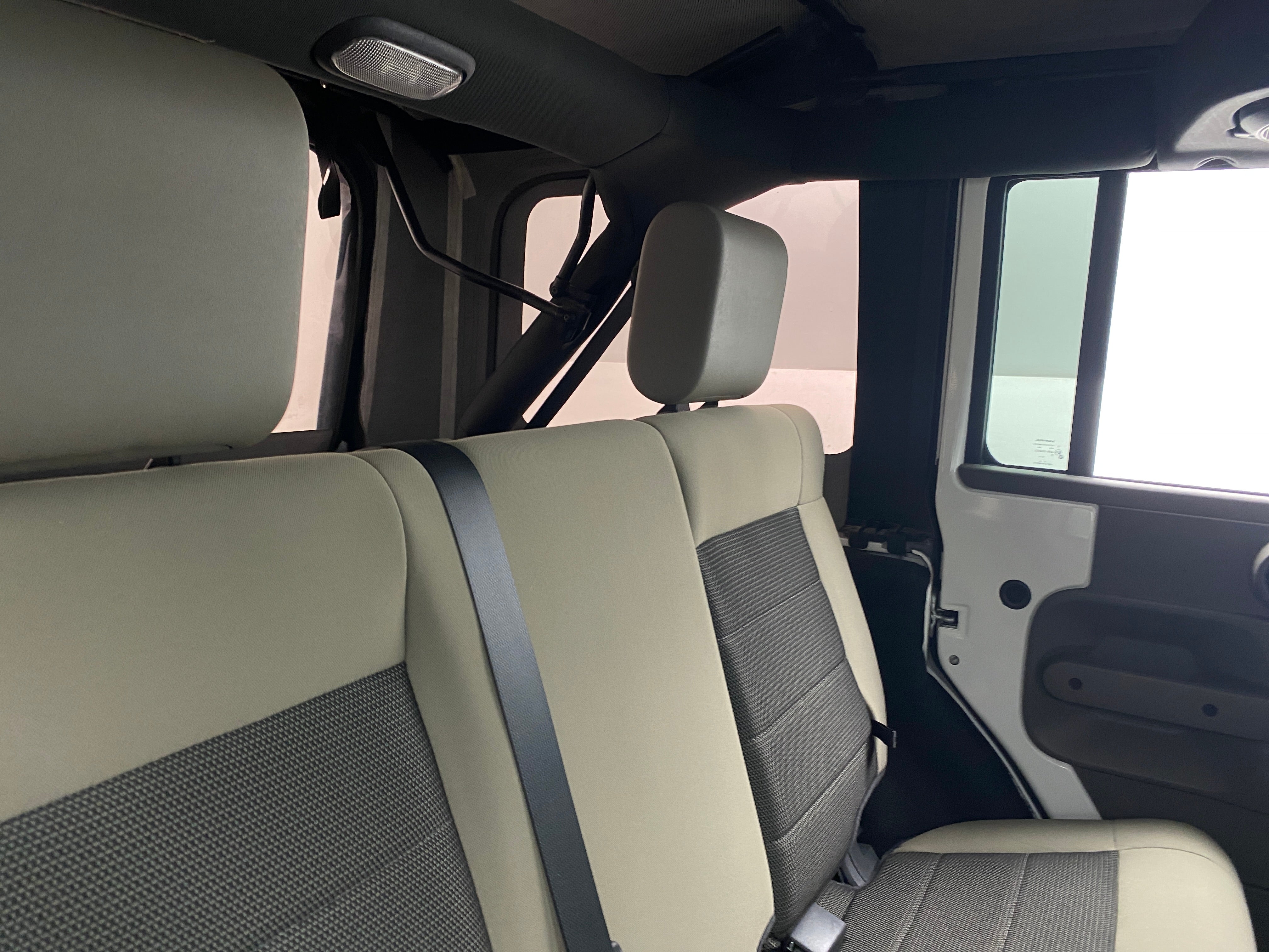 2010 Jeep Wrangler Unlimited Sahara 6